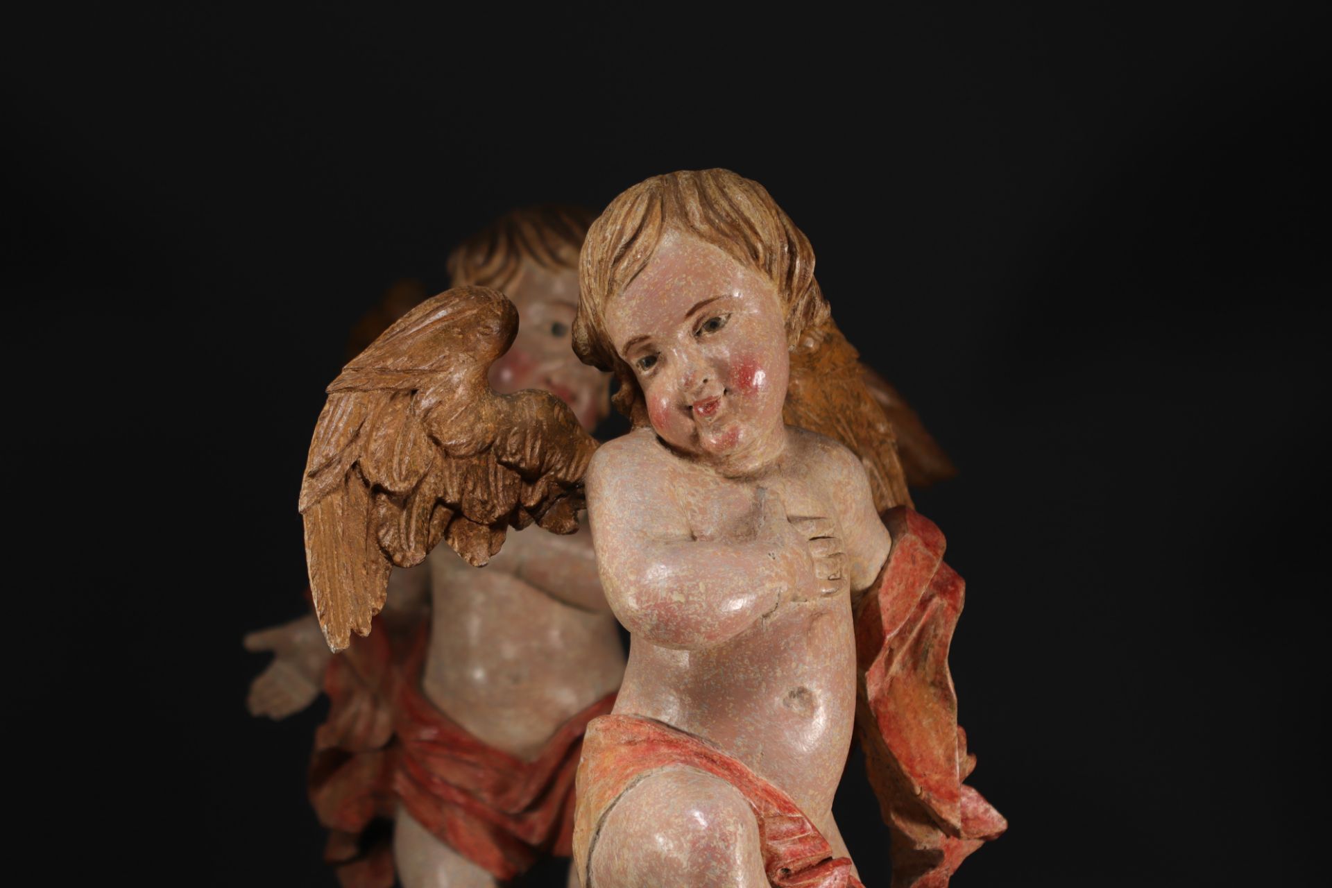 Pair of cherubs in polychrome carved wood, 18th century. - Image 6 of 6