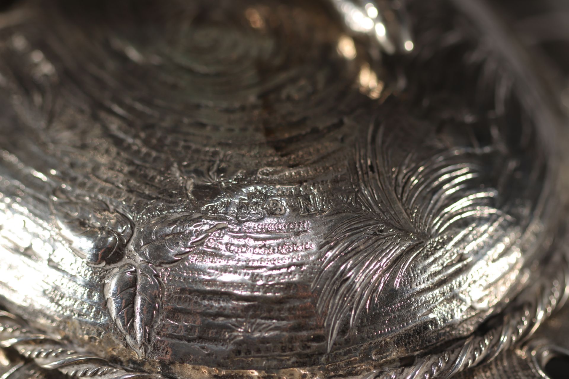 Ostrich in silver and vermeil, imposing covered bowl, table settings, late 19th century. - Image 7 of 7