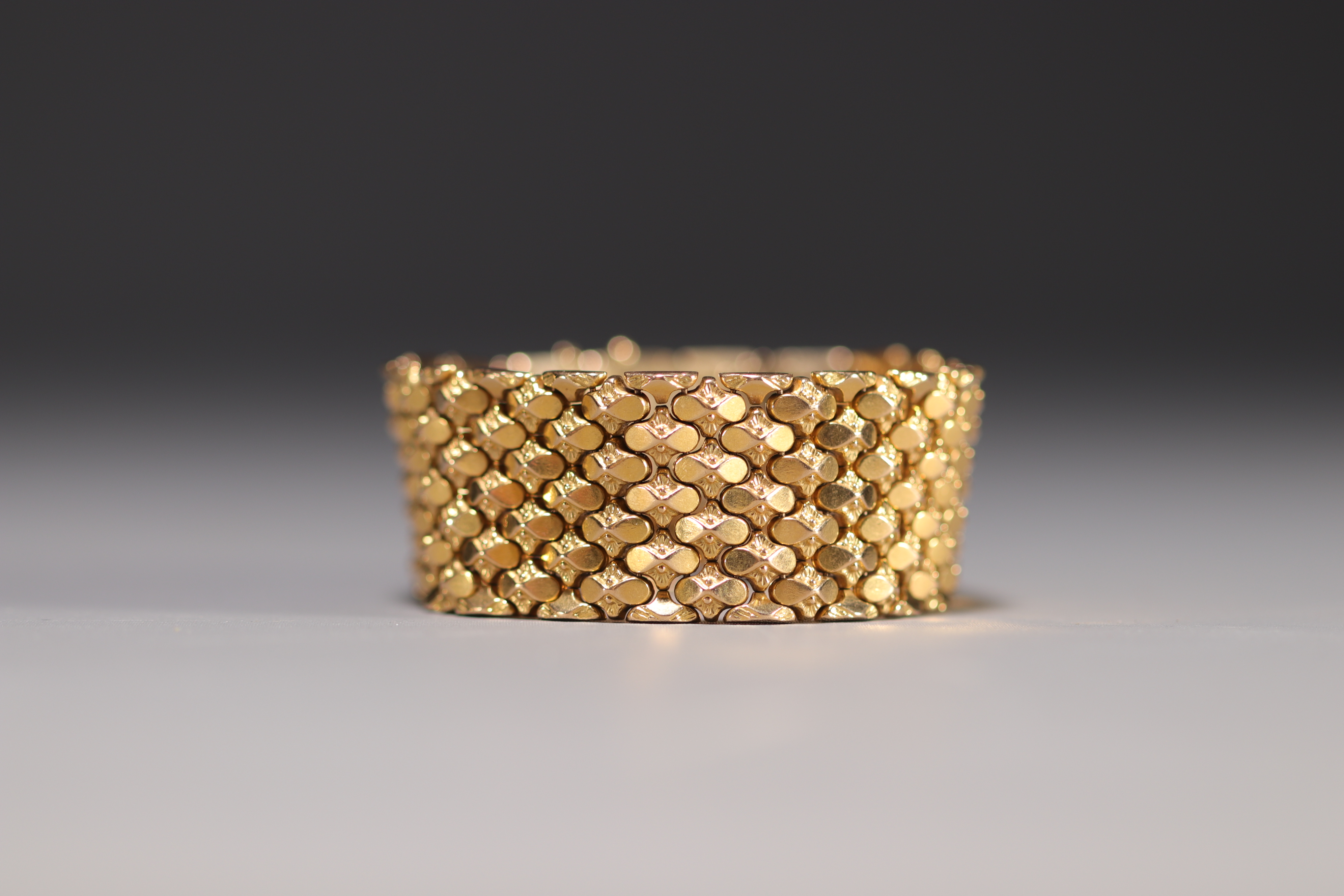 Large flexible bracelet in 18K yellow gold, weighing 62.1gr. - Image 3 of 5