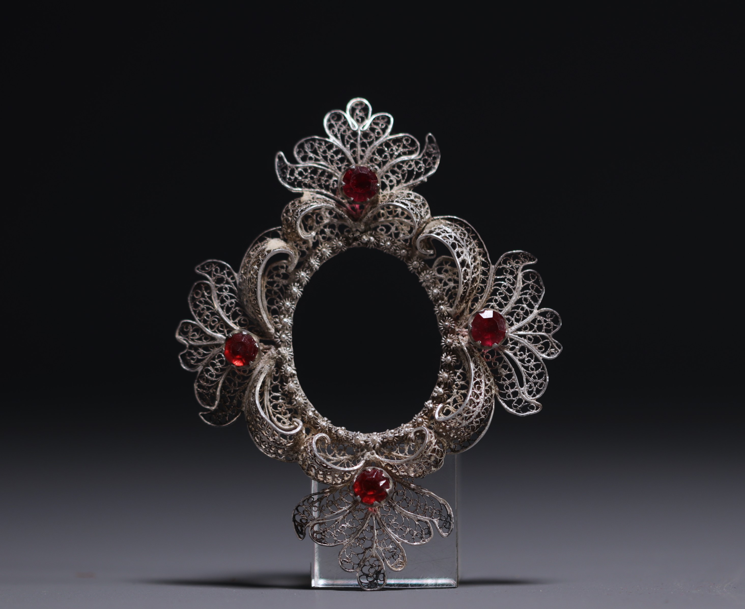 Rare set of three small silver frames with filigree and cut glass. - Image 4 of 4