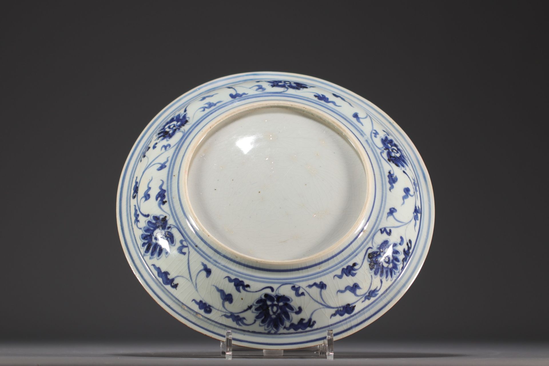 China - Rare blue-white porcelain plate with goat design, Ming period. - Bild 2 aus 2