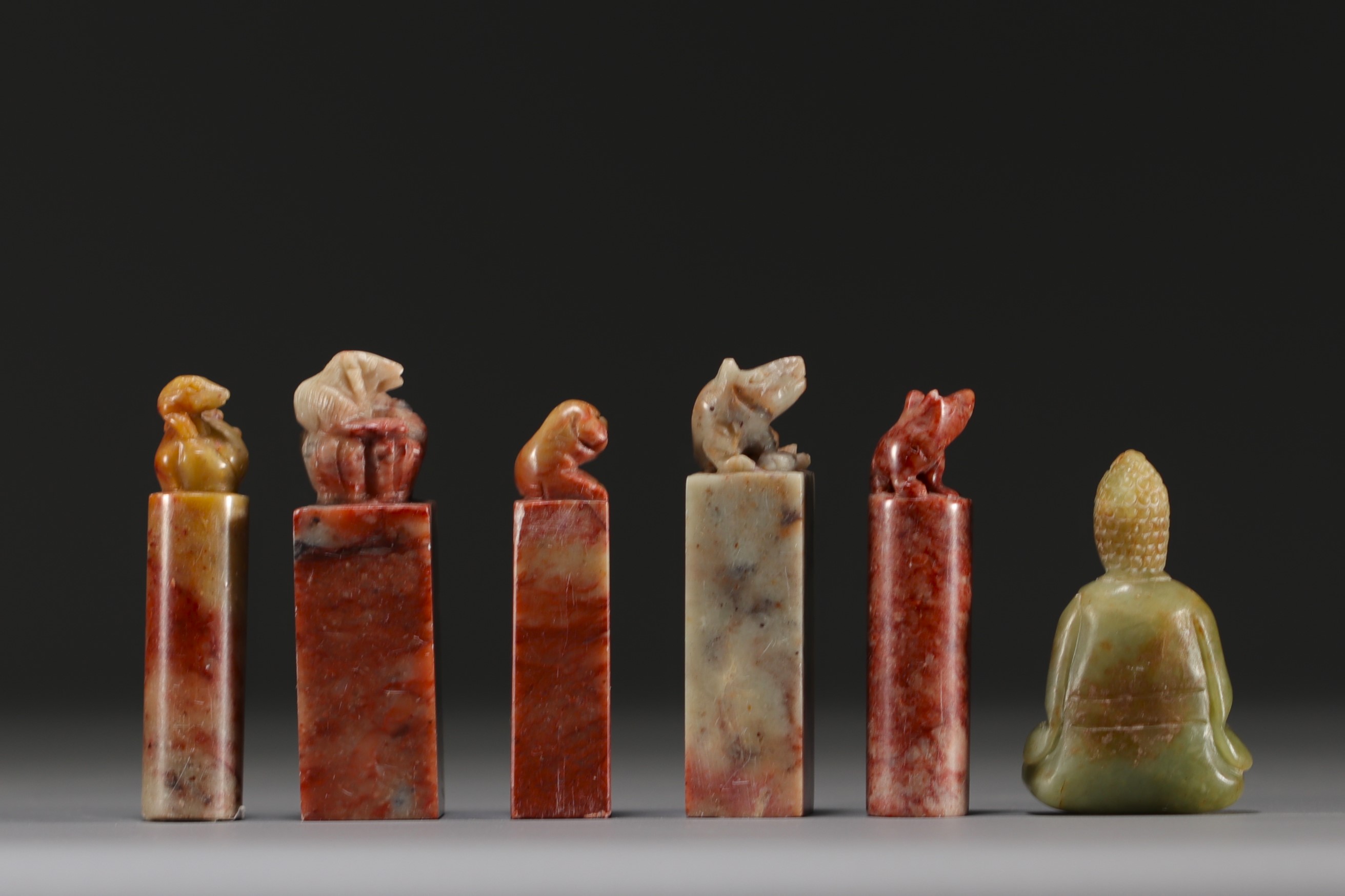 China - Set of five hard stone seals and a carved jade figure. - Image 2 of 2