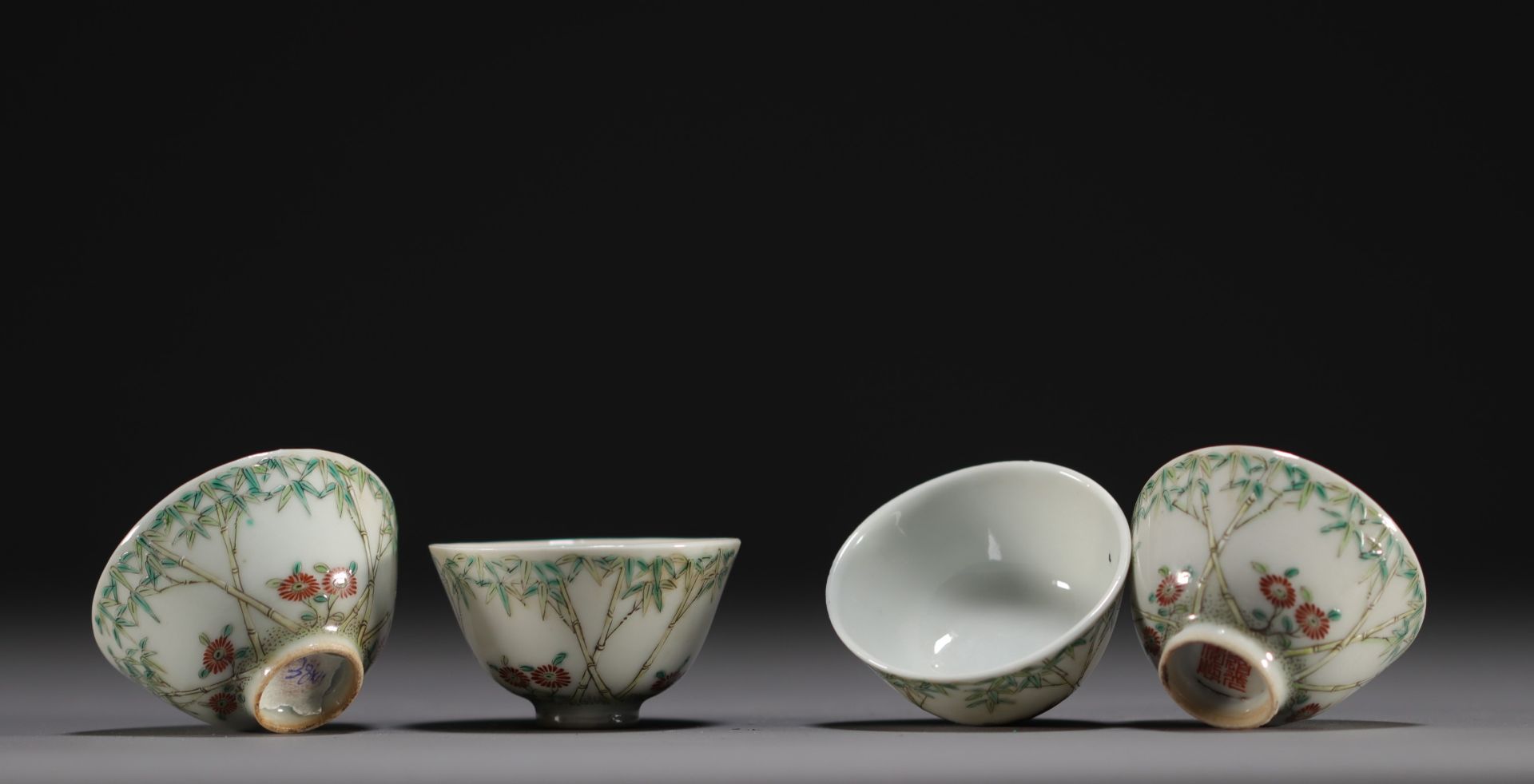 China - Set of eleven bowls of different sizes in famille rose porcelain, 19th century. - Bild 8 aus 8