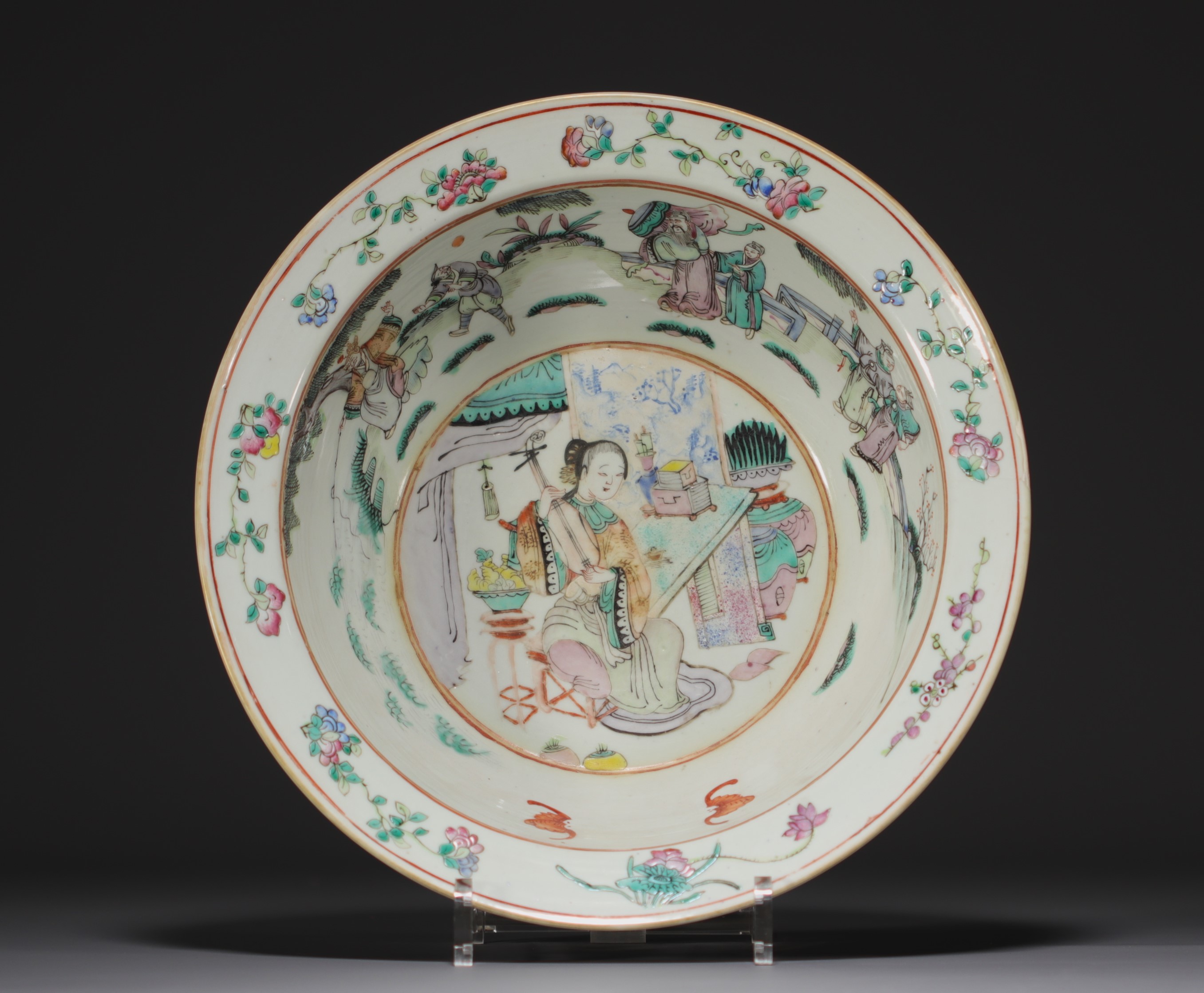 China - Pair of Famille Rose porcelain dishes decorated with figures, flowers and bats. - Image 2 of 5