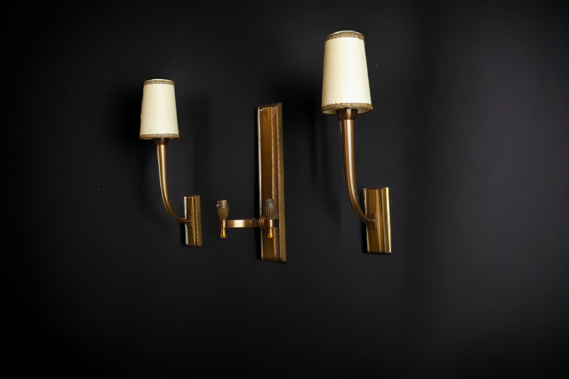 Jean PASCAUD (1903-1996) Set consisting of a double sconce and a pair of single sconces in patinated - Image 2 of 4