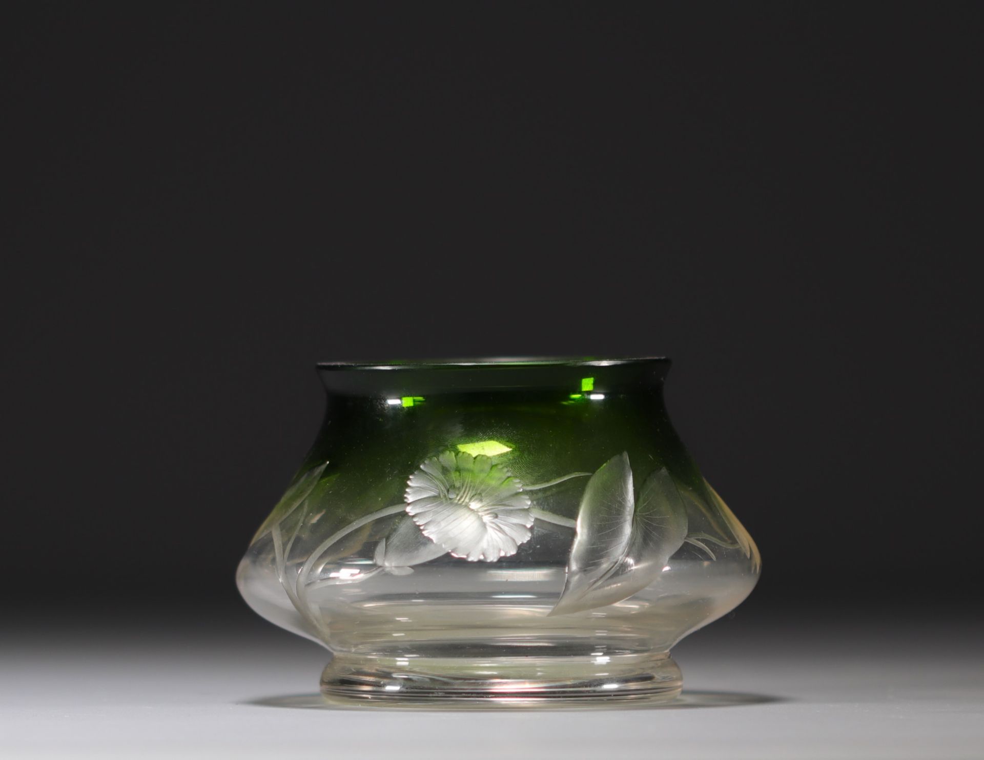 MOSER Karlsbad - Small vase with floral decoration in shades of green, circa 1900.