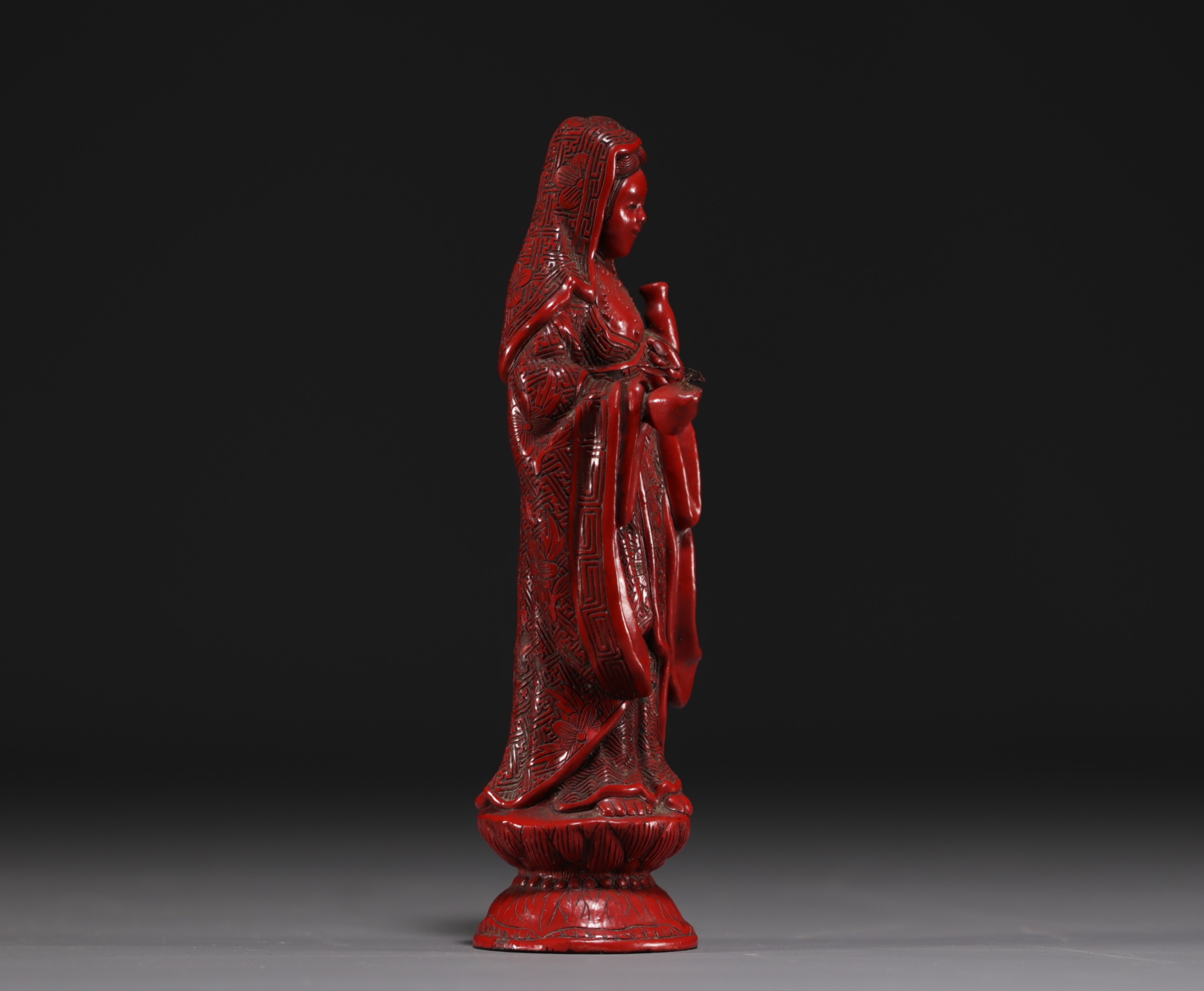 China -Guanyin in cinnabar red lacquer. - Image 2 of 4