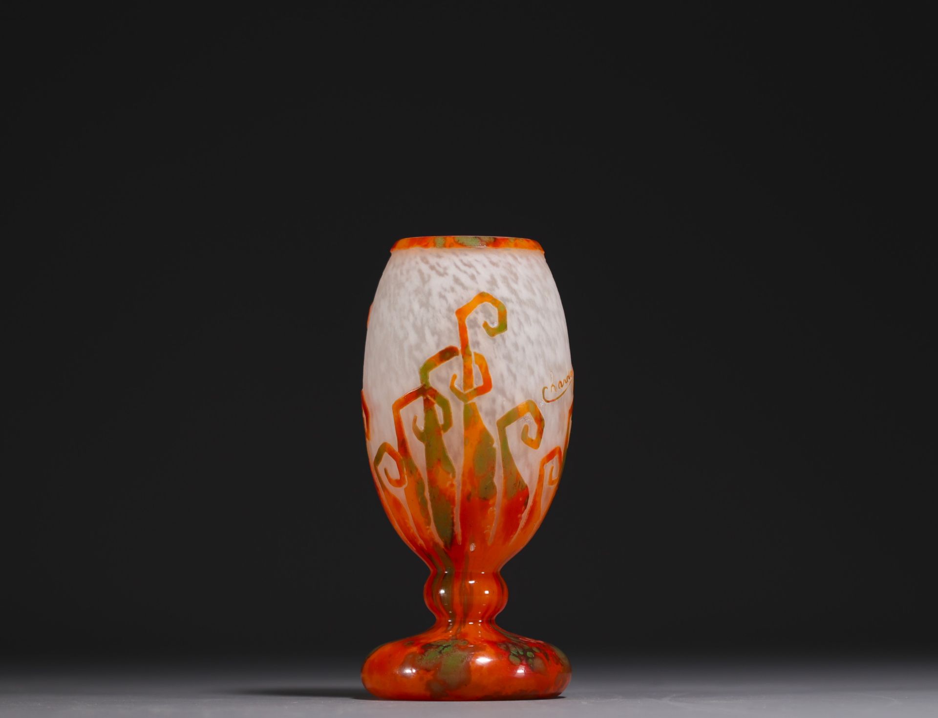 CHARDER - Acid-etched multi-layered glass vase decorated with ferns, signed in the decoration. - Bild 3 aus 4