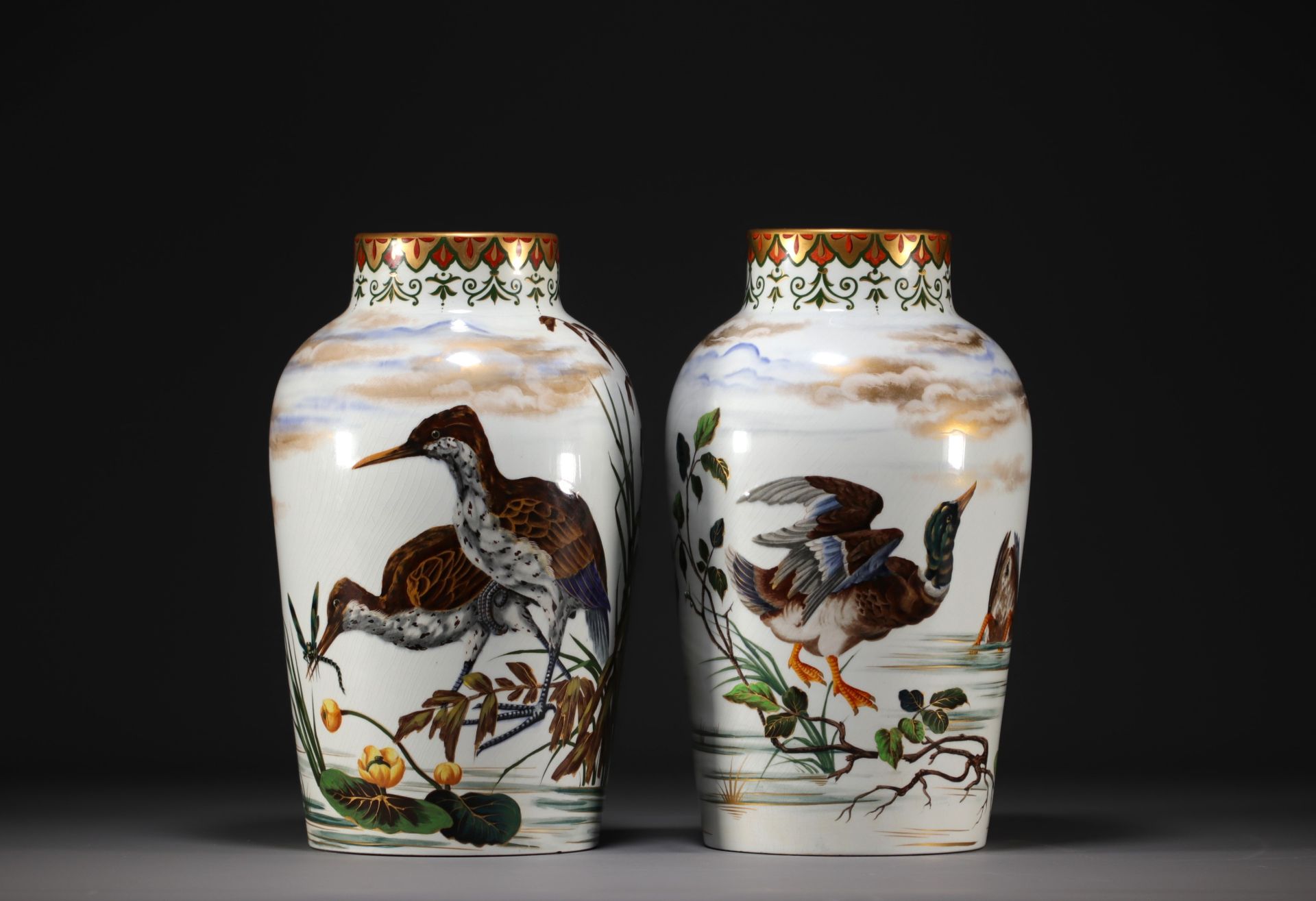 Taxile DOAT (1851-1938) - Pair of Japanese porcelain vases decorated with birds, circa 1900.