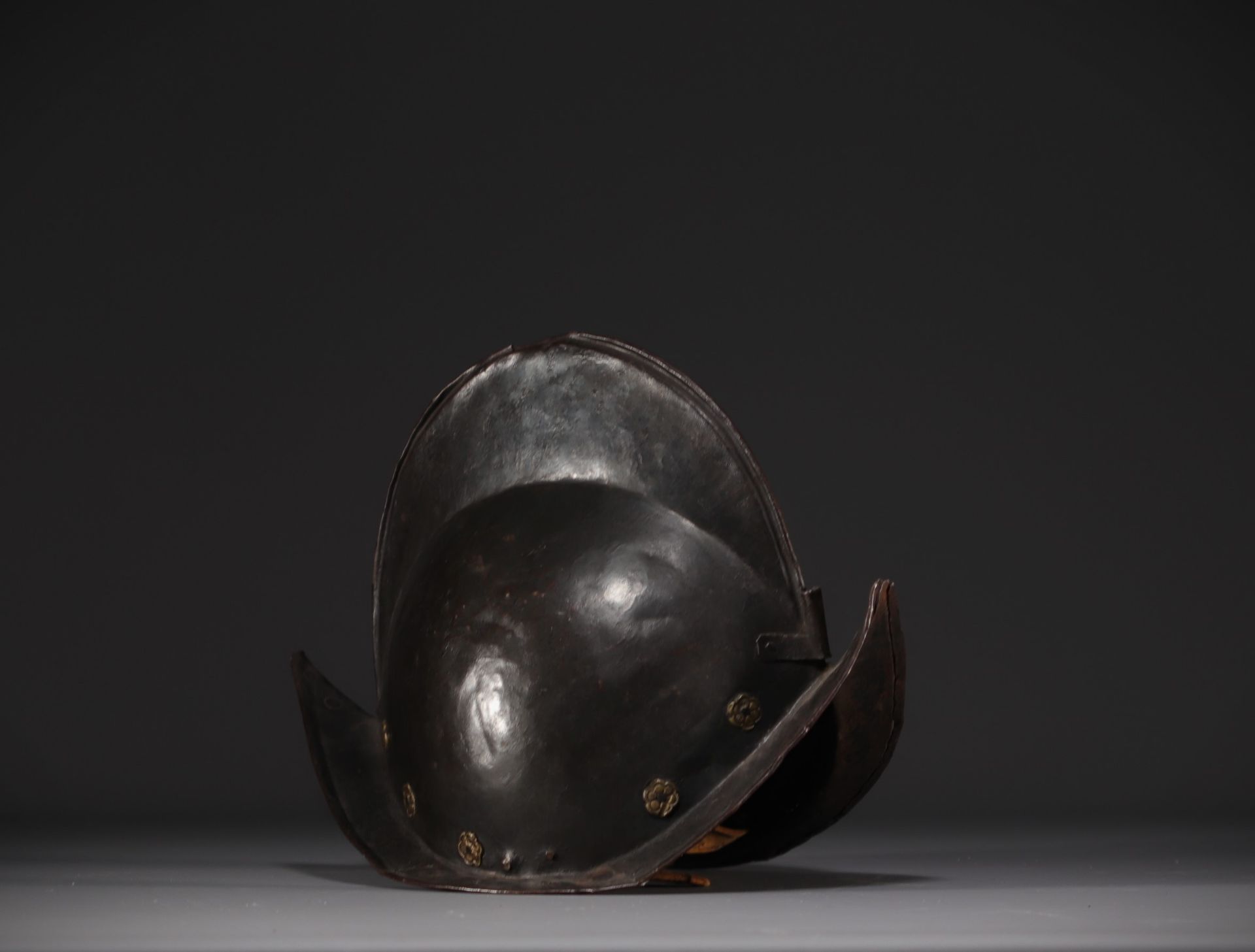 Morion helmet, Nuremberg, dating from the 16th century. - Bild 2 aus 6