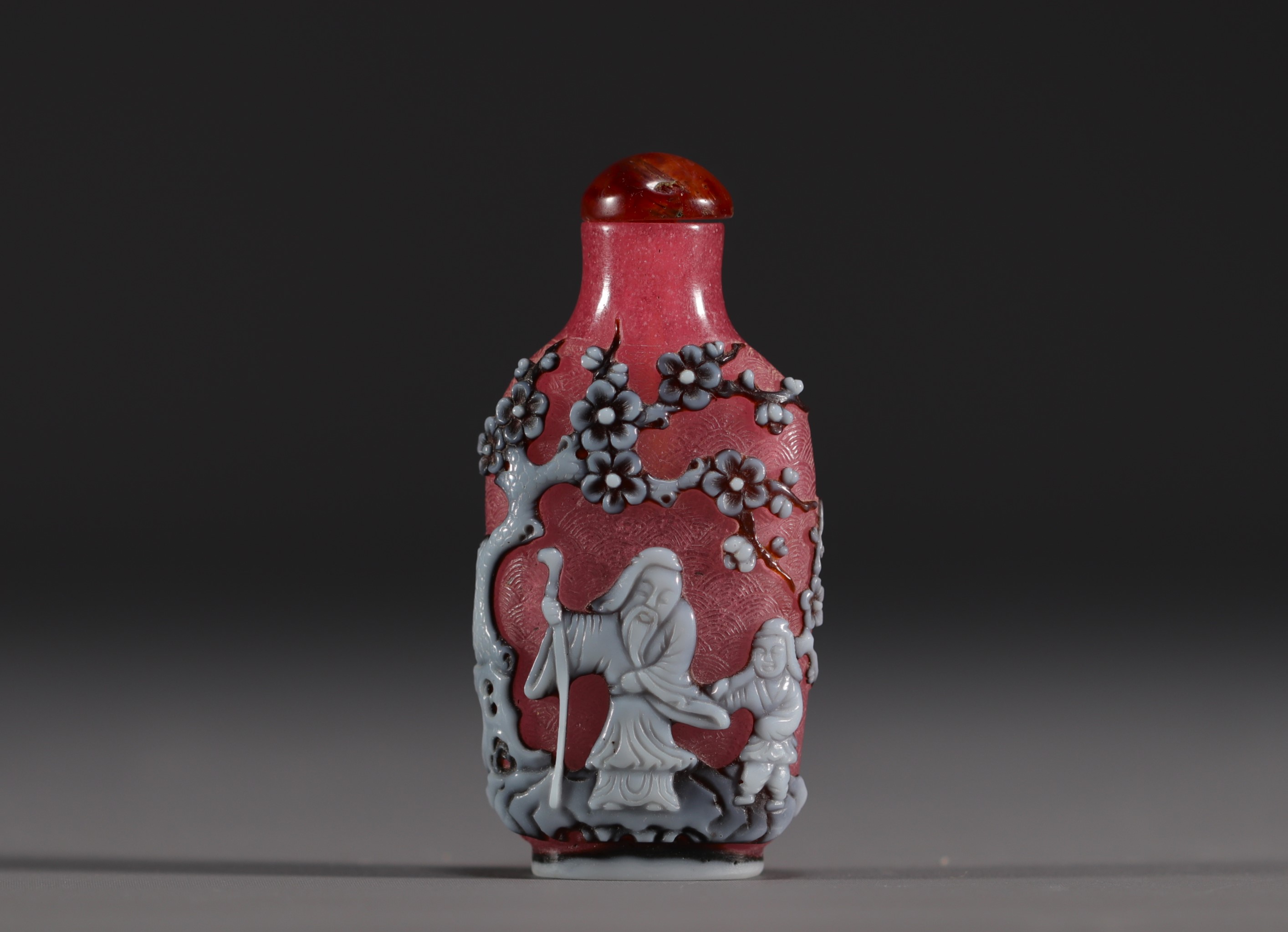 China - Multi-layer glass snuffbox decorated with an old man and a child, calligraphy on the back.