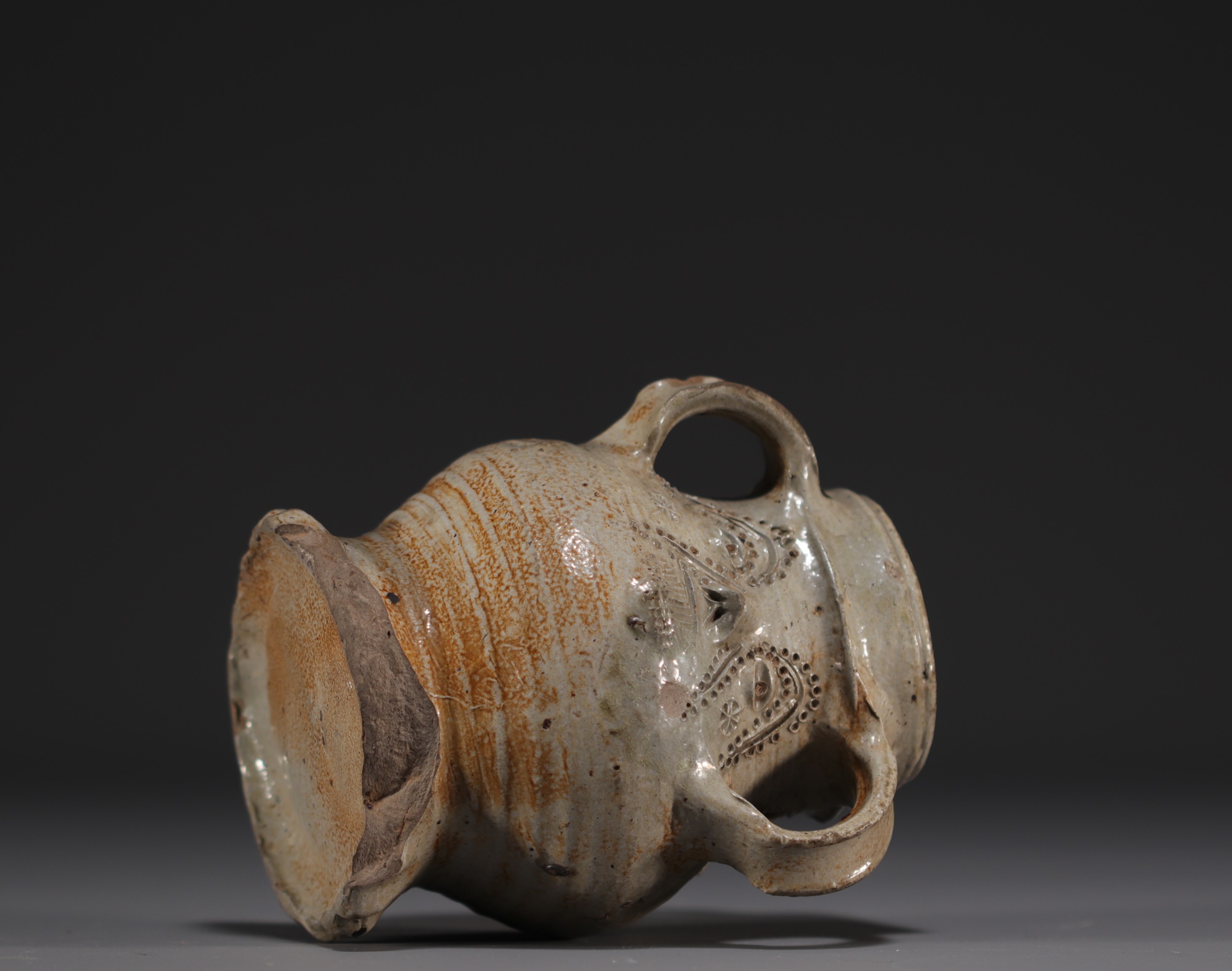 Raeren - Rare stoneware jug decorated with faces, salt glaze, early 16th century. - Image 4 of 5