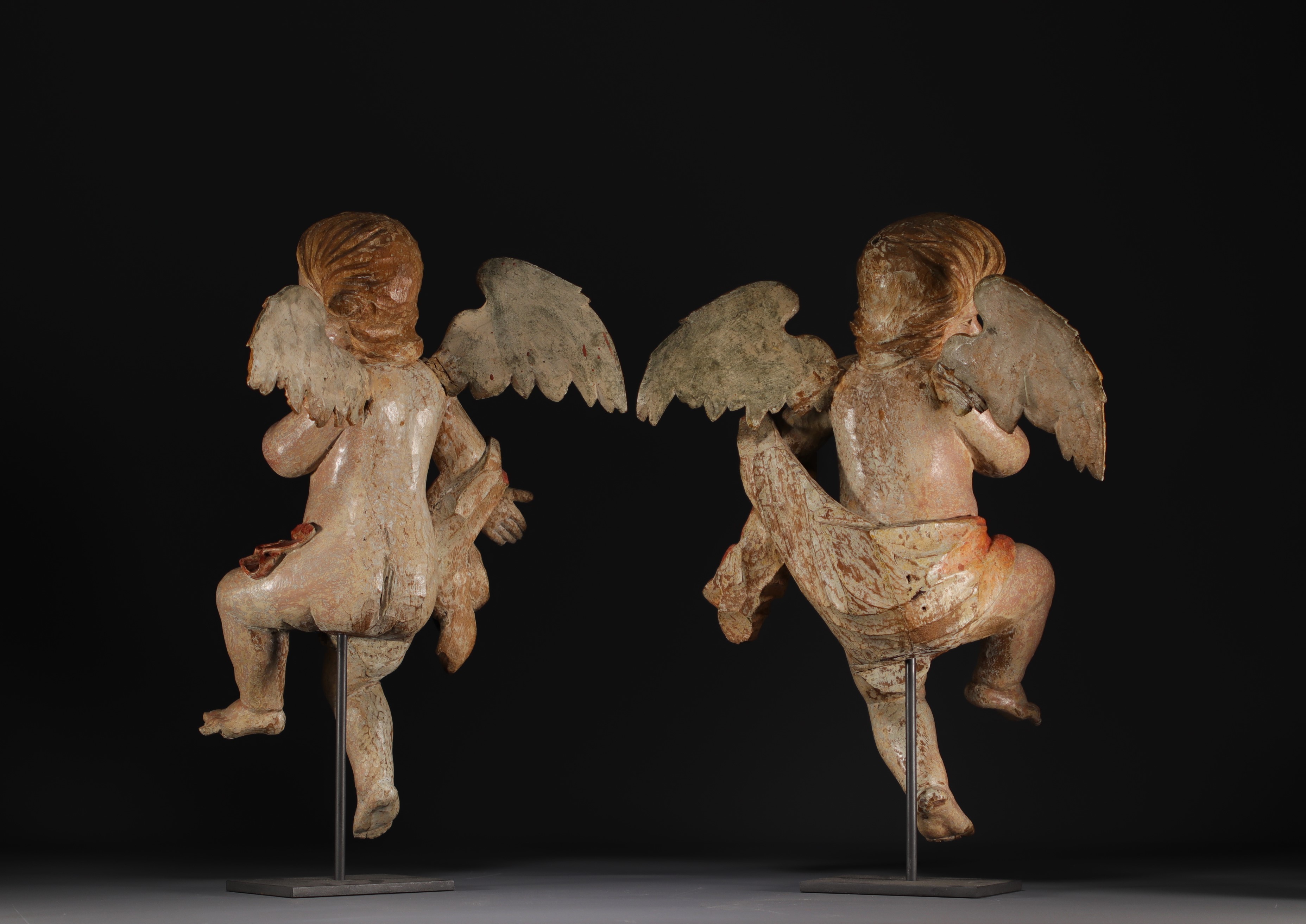 Pair of cherubs in polychrome carved wood, 18th century. - Image 4 of 6