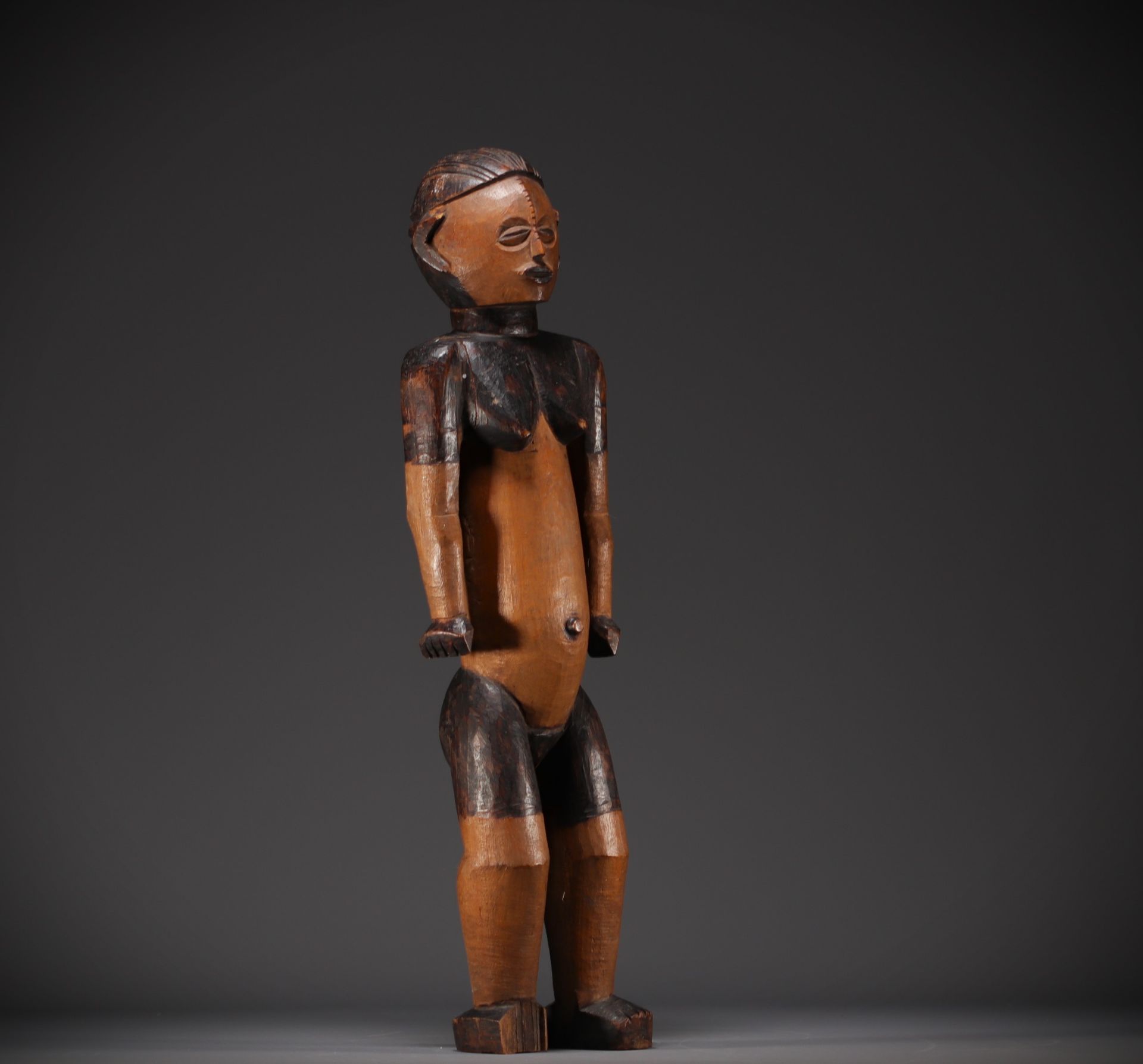 Large Mbanza or Ngbaka figure collected around 1900 - Rep.Dem.Congo - Image 3 of 5