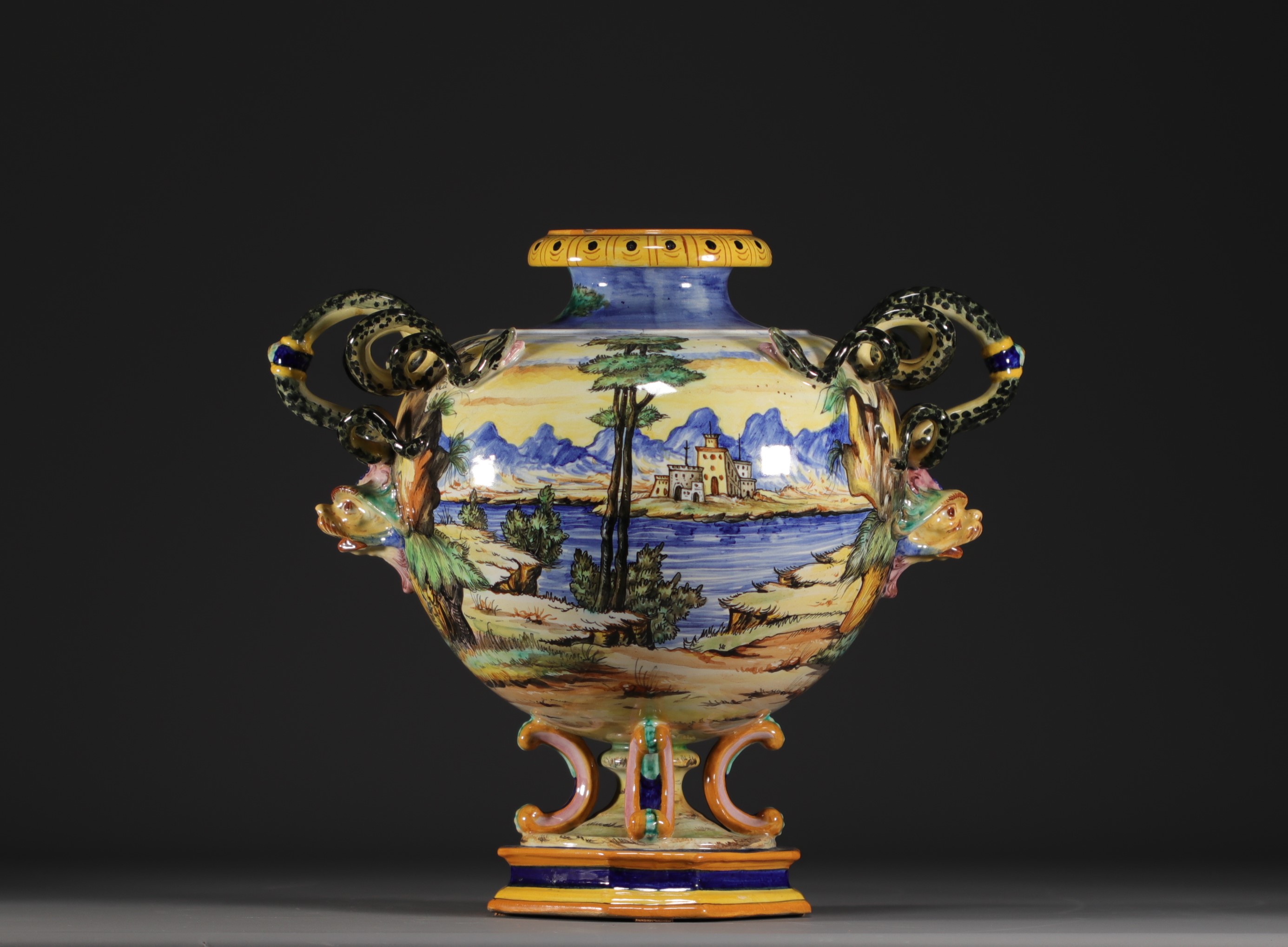 Albarello majolica urn vase decorated with antique scenes. - Image 2 of 5