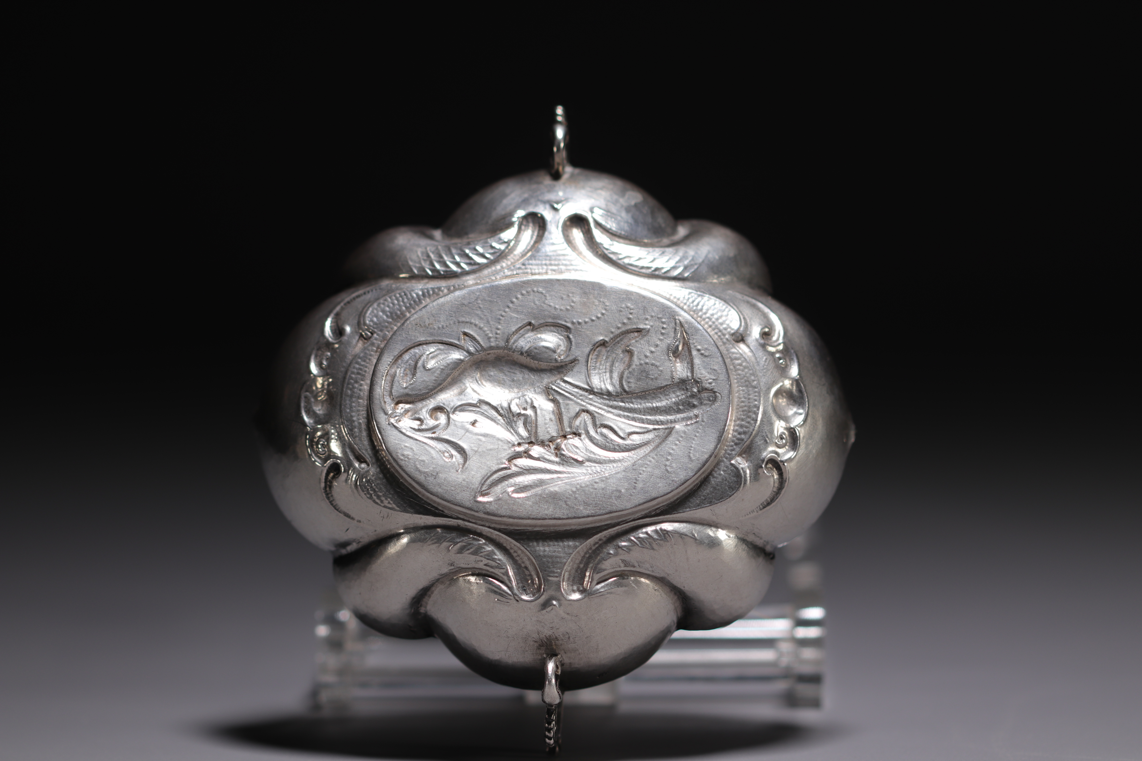 Silver wedding cup, bird of paradise design, early 18th century. - Image 2 of 4