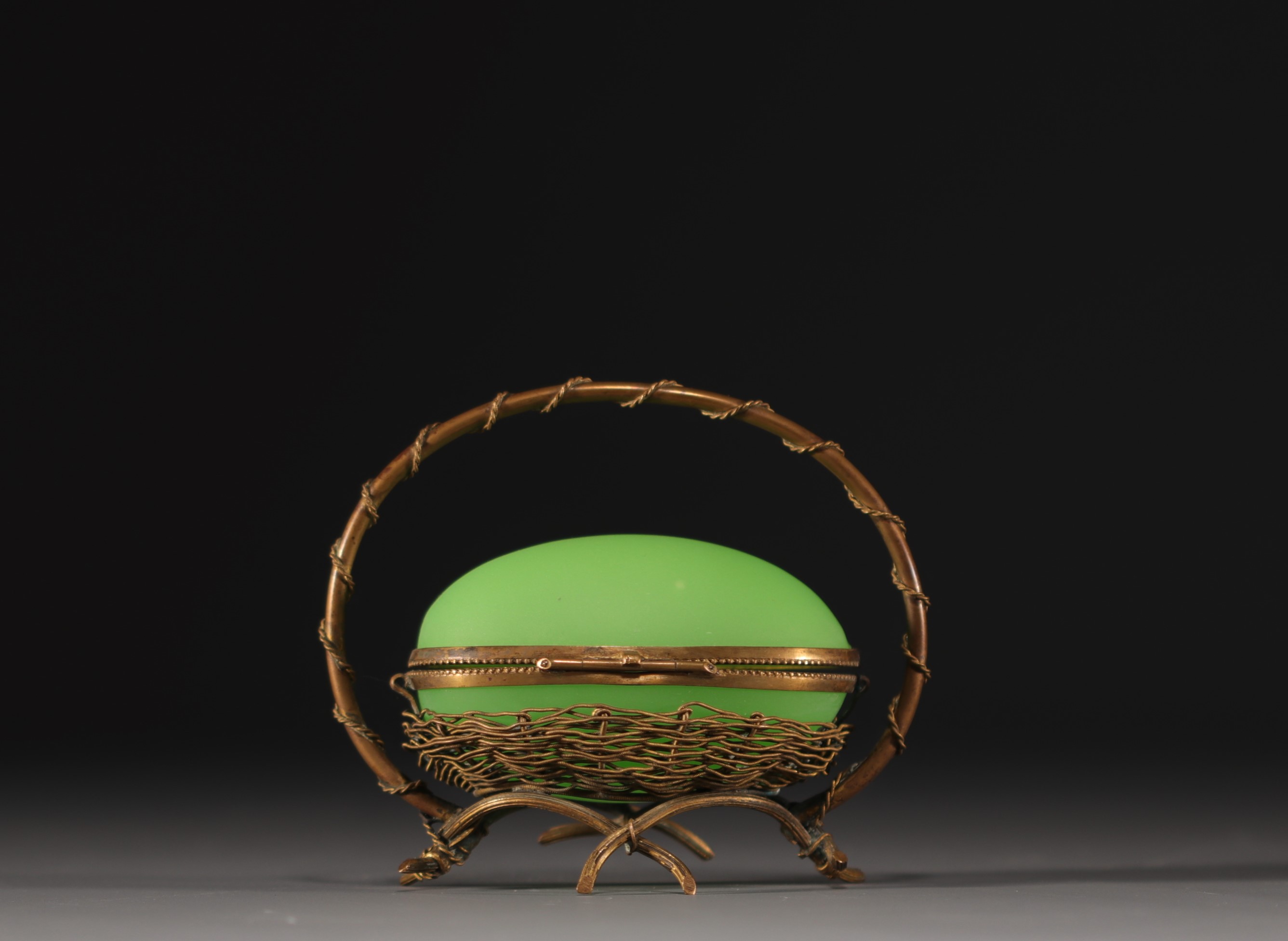 A Napoleon III period egg-shaped jewellery box in green opaline with brass mount. - Image 3 of 4