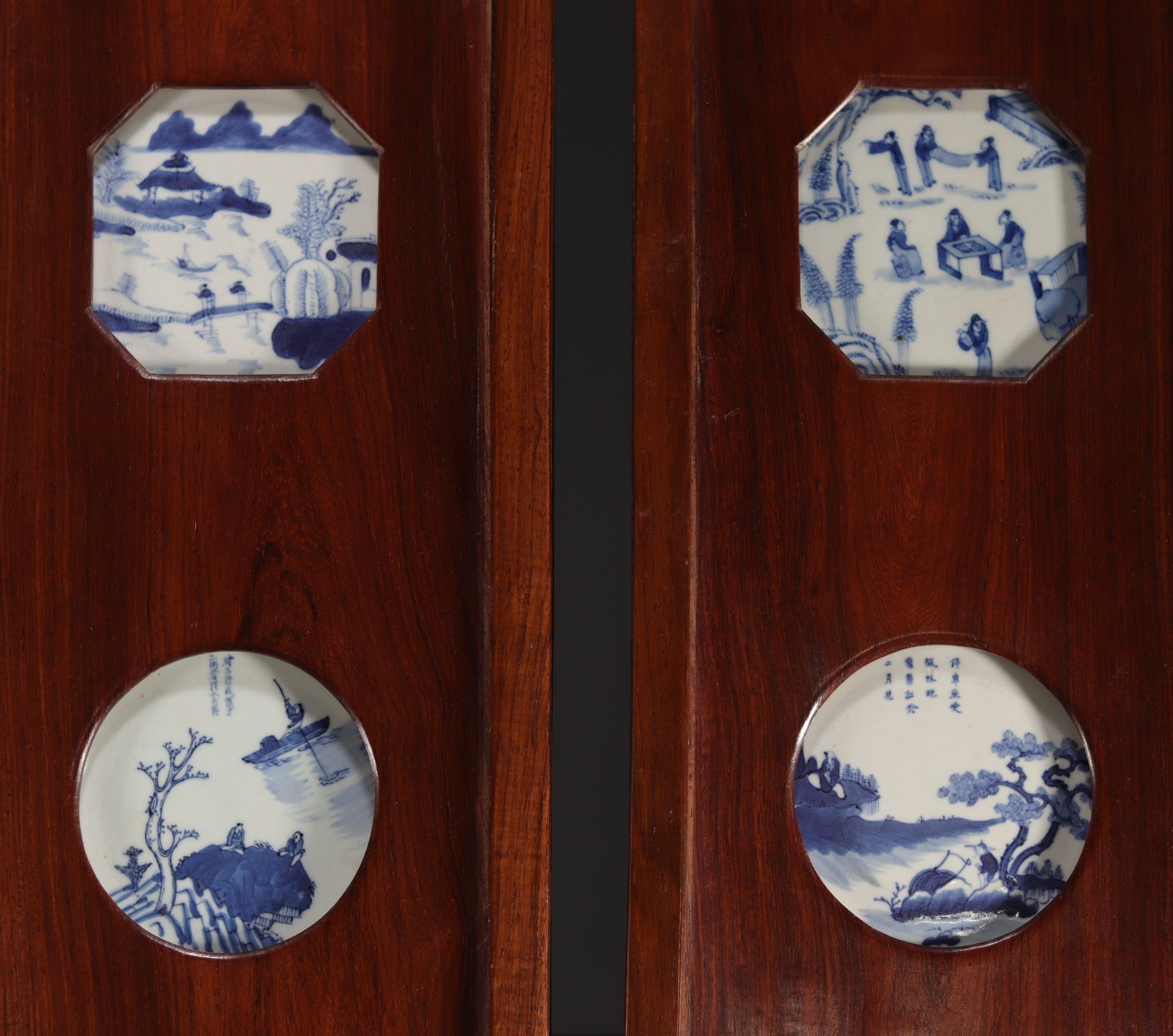 China - Suite of four panels decorated with sixteen blue-white porcelains, Ming and Kangxi period, 1 - Bild 4 aus 4
