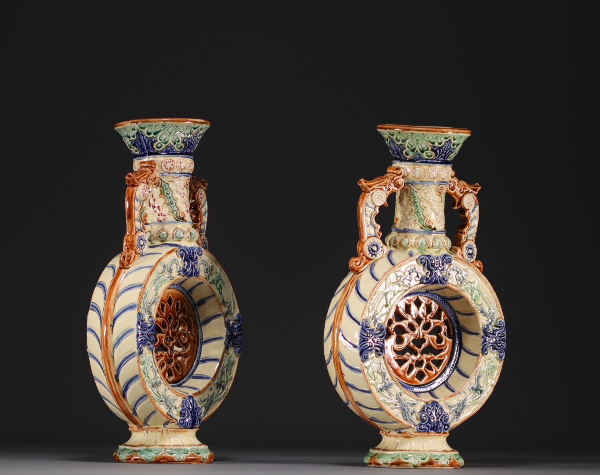 Pair of Wasmuel earthenware openwork "Buire" vases, circa 1900. - Bild 2 aus 3