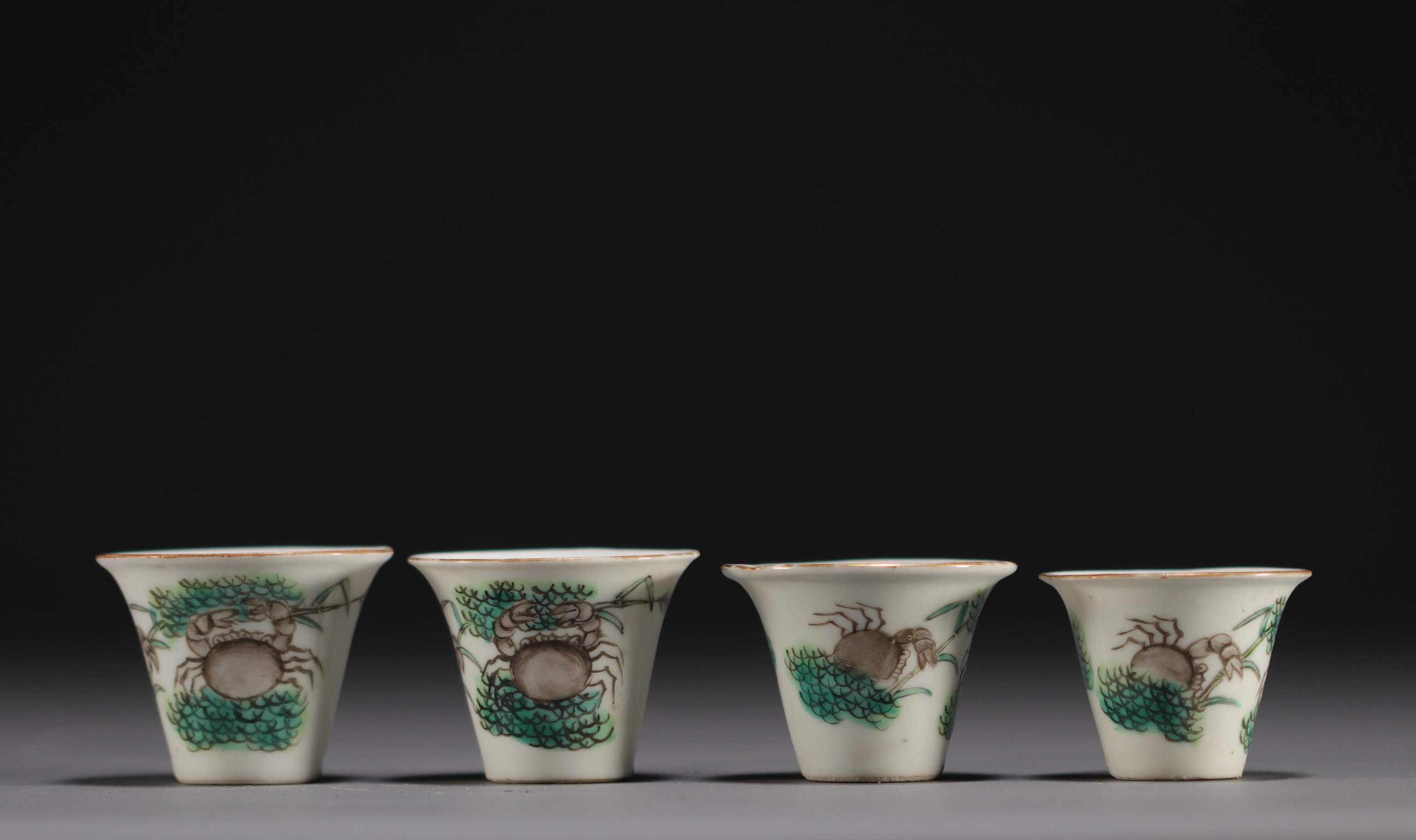 China - Set of eleven bowls of different sizes in famille rose porcelain, 19th century. - Image 3 of 8