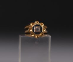 Ring in 18k yellow and white gold, brilliant cut, total weight 8.2gr.