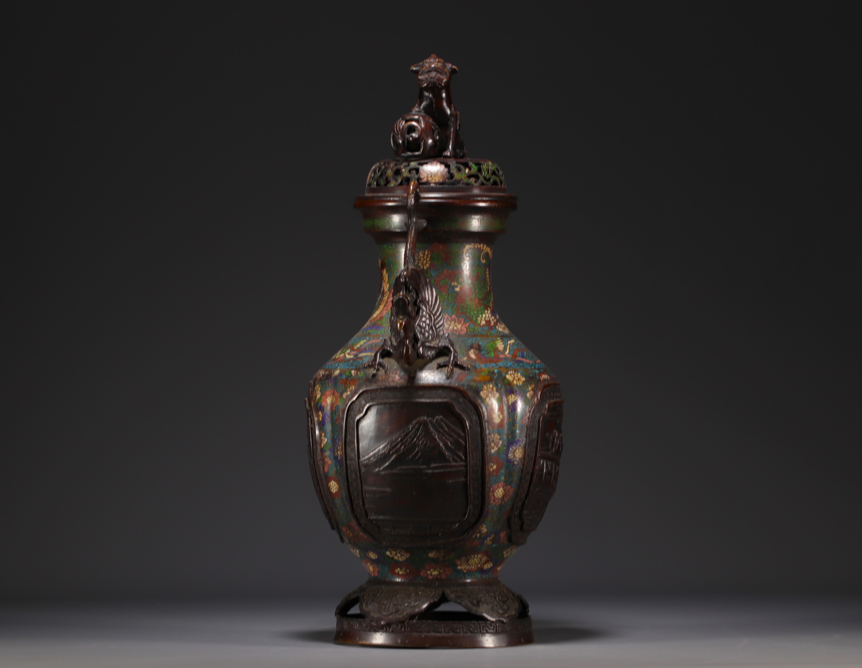 Japan - Cloisonne bronze perfume burner decorated with dragons and chimeras. - Image 2 of 4