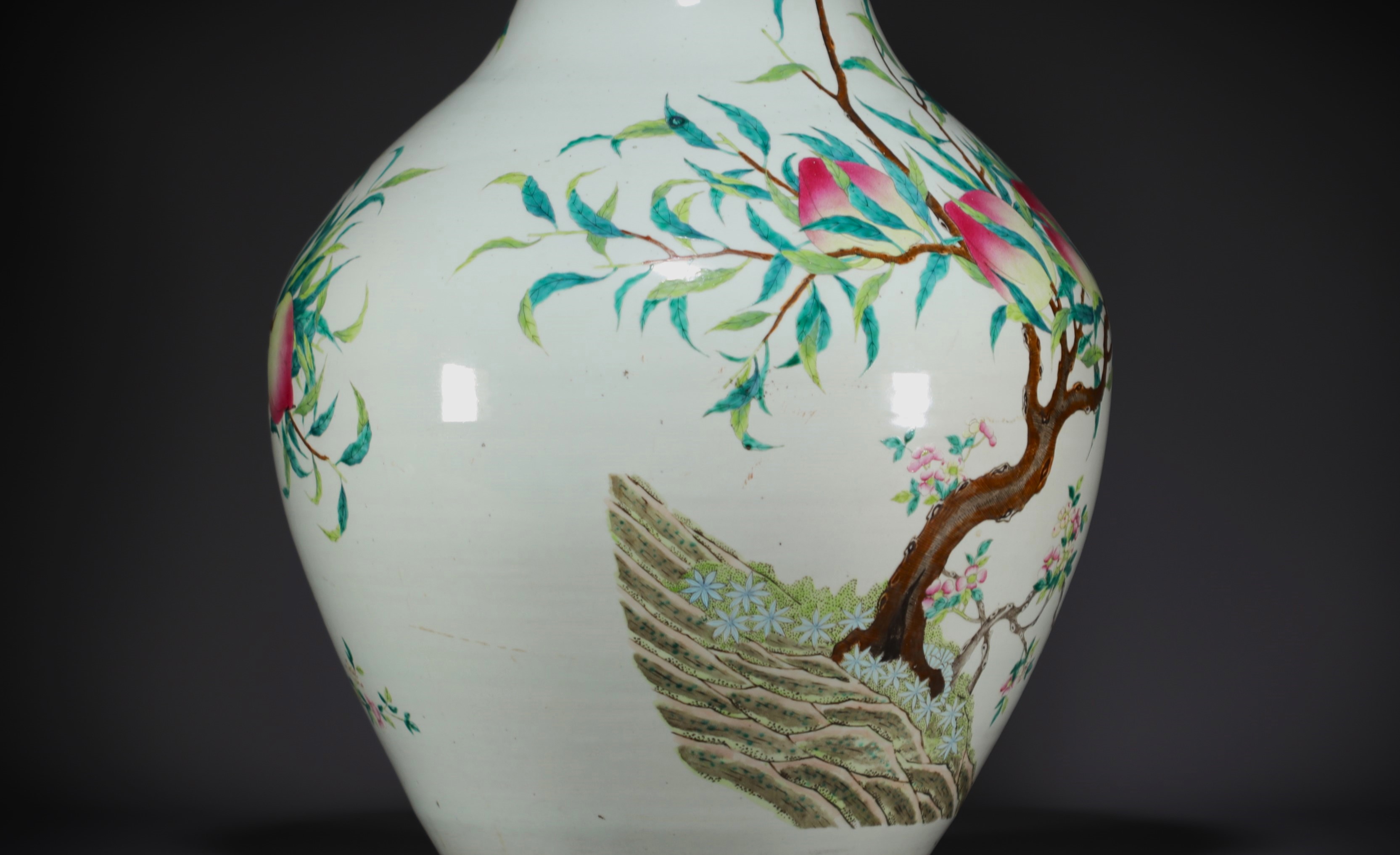 China - Imposing famille rose porcelain vase with nine peaches design, Qing dynasty. (100cm high) - Image 9 of 13