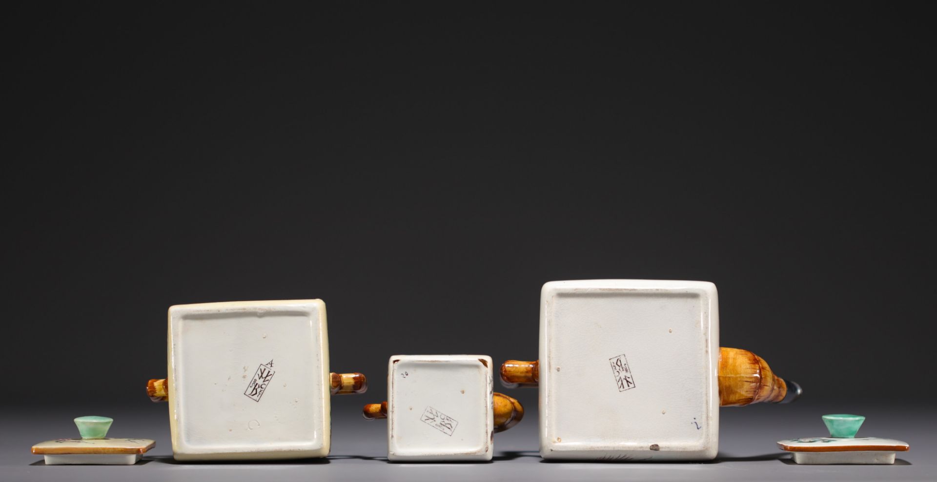 Jules VIEILLARD & Cie - Amedee DE CARANZA attributed to. - Fine earthenware tea service with Japanes - Bild 4 aus 4