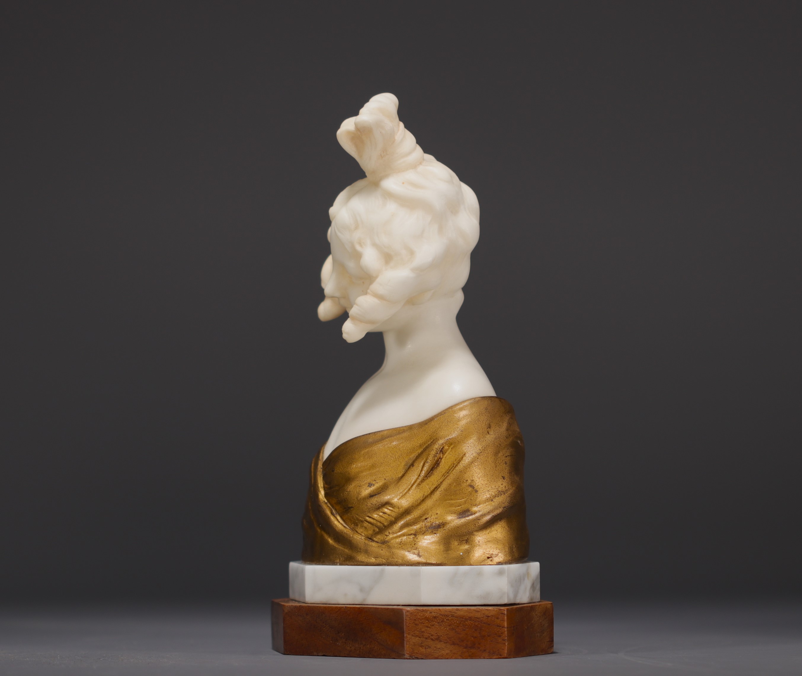 Alphonse Henri NELSON (1854-1919) Elegant bust in marble and gilt bronze. - Image 3 of 5
