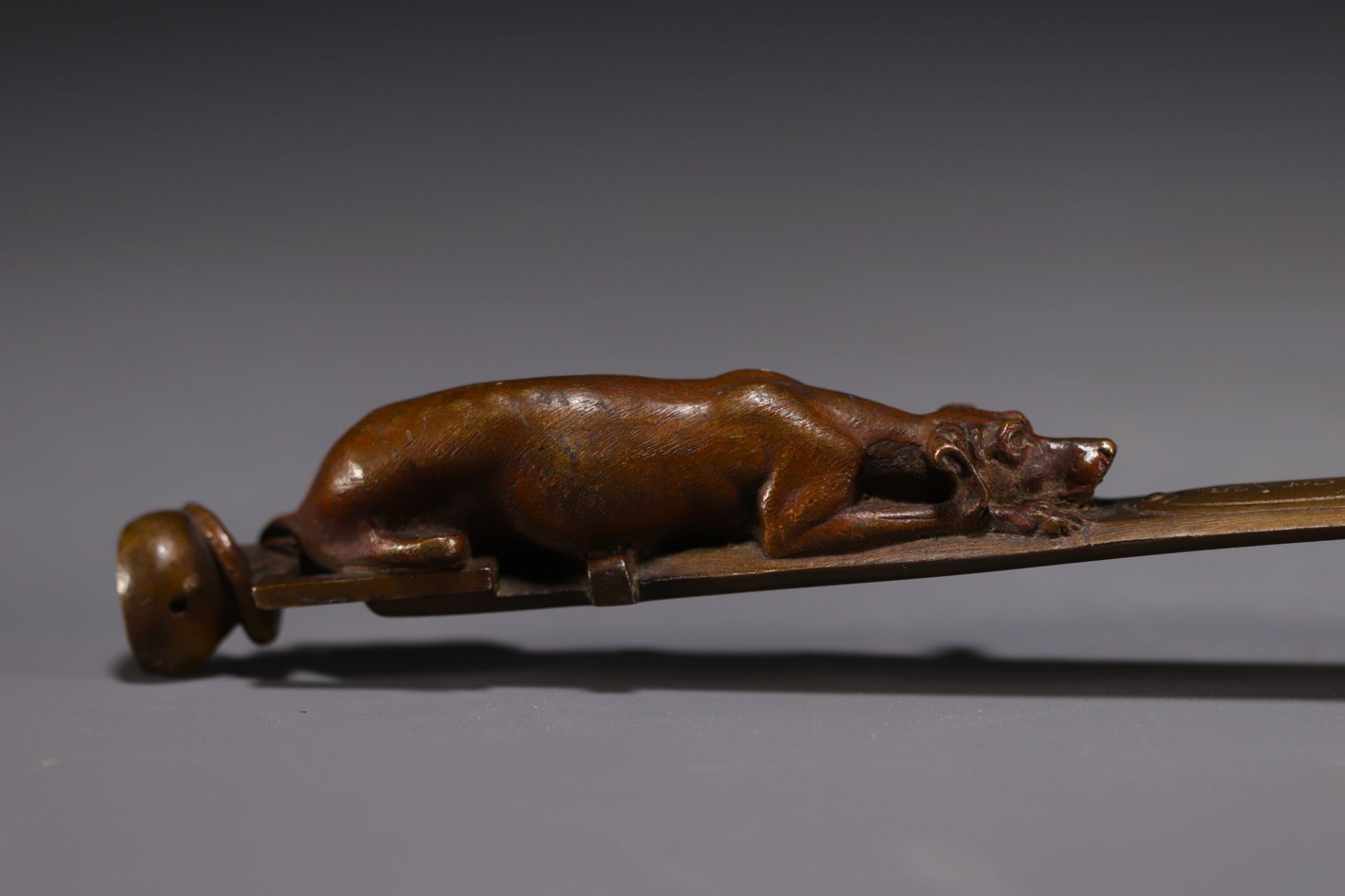 Jules MOIGNIEZ (1835-1894) Bronze letter opener decorated with a dog on a collar, signed. - Image 6 of 6