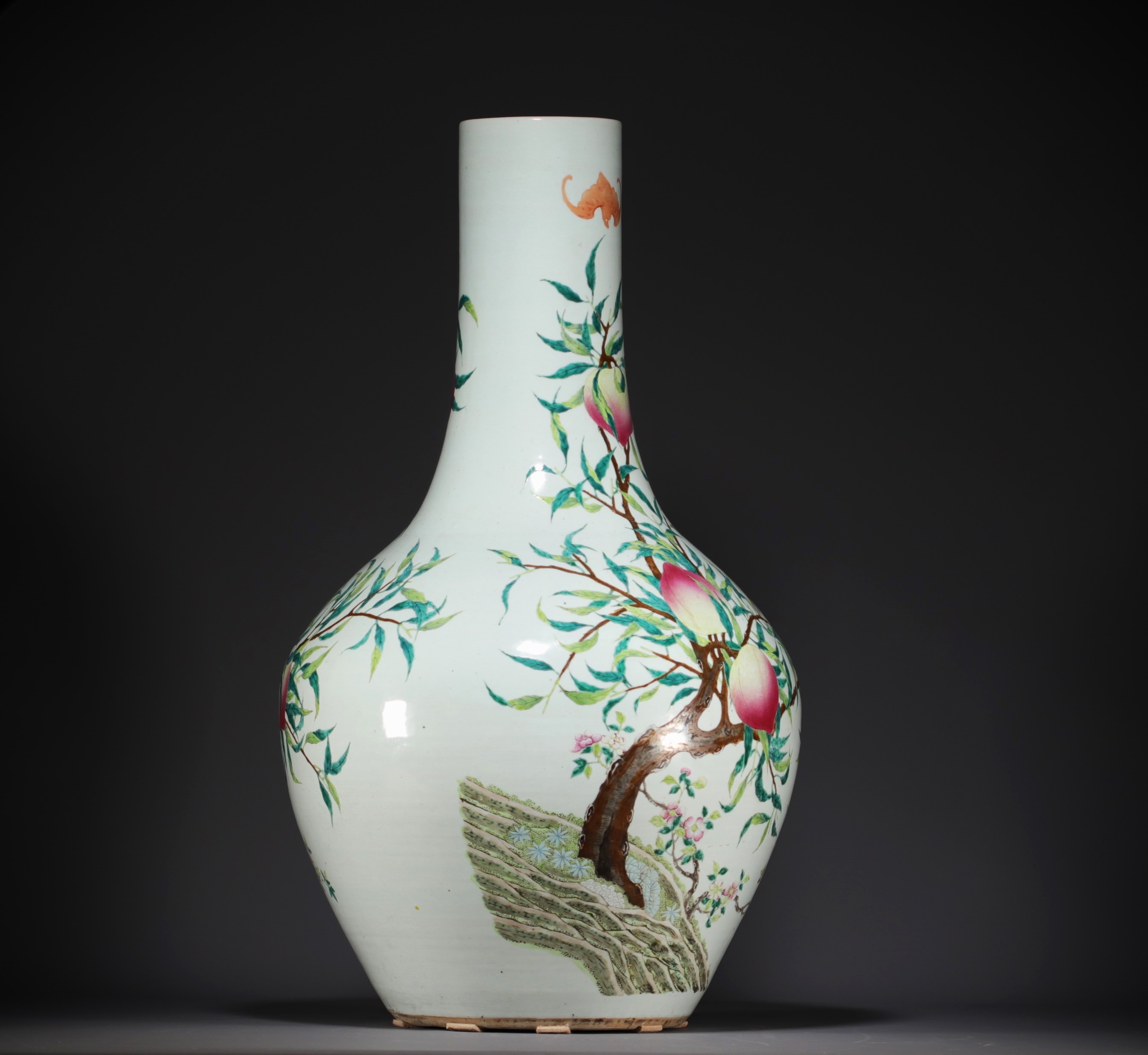 China - Imposing famille rose porcelain vase with nine peaches design, Qing dynasty. (100cm high) - Image 5 of 13