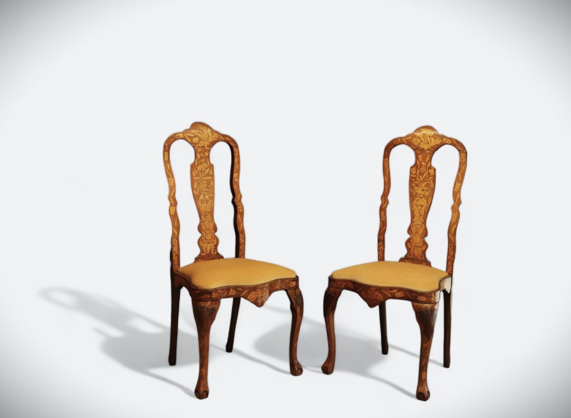Set of four Dutch marquetry chairs dating from the 18th century. - Image 2 of 3