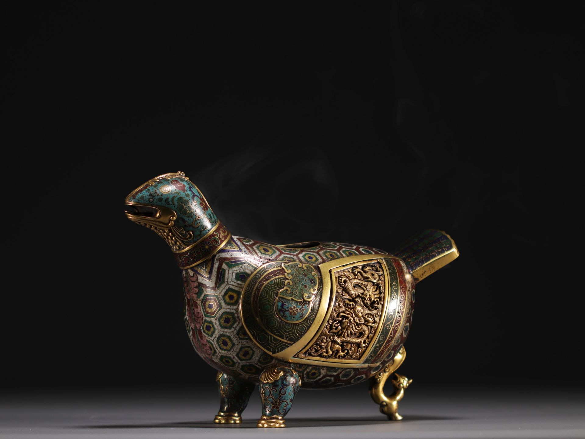 China - Bird-shaped cloisonne bronze perfume burner decorated with dragons, 18th century. - Image 7 of 7