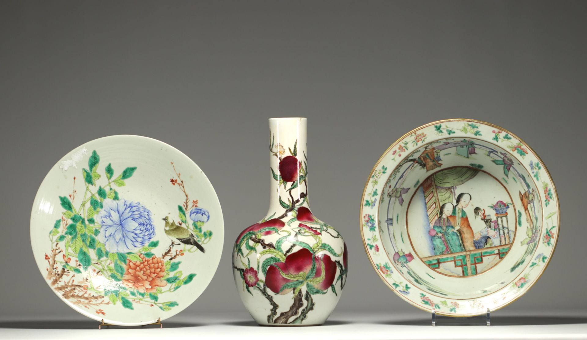 China - Set of two 19th century plates and a 20th century vase with nine peaches in polychrome porce