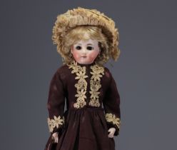 Freres KUHNLENZ - Closed mouth doll, no. 3815, leather body, 1890.