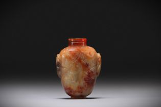 China - Snuffbox in red/brown jade decorated with butterflies