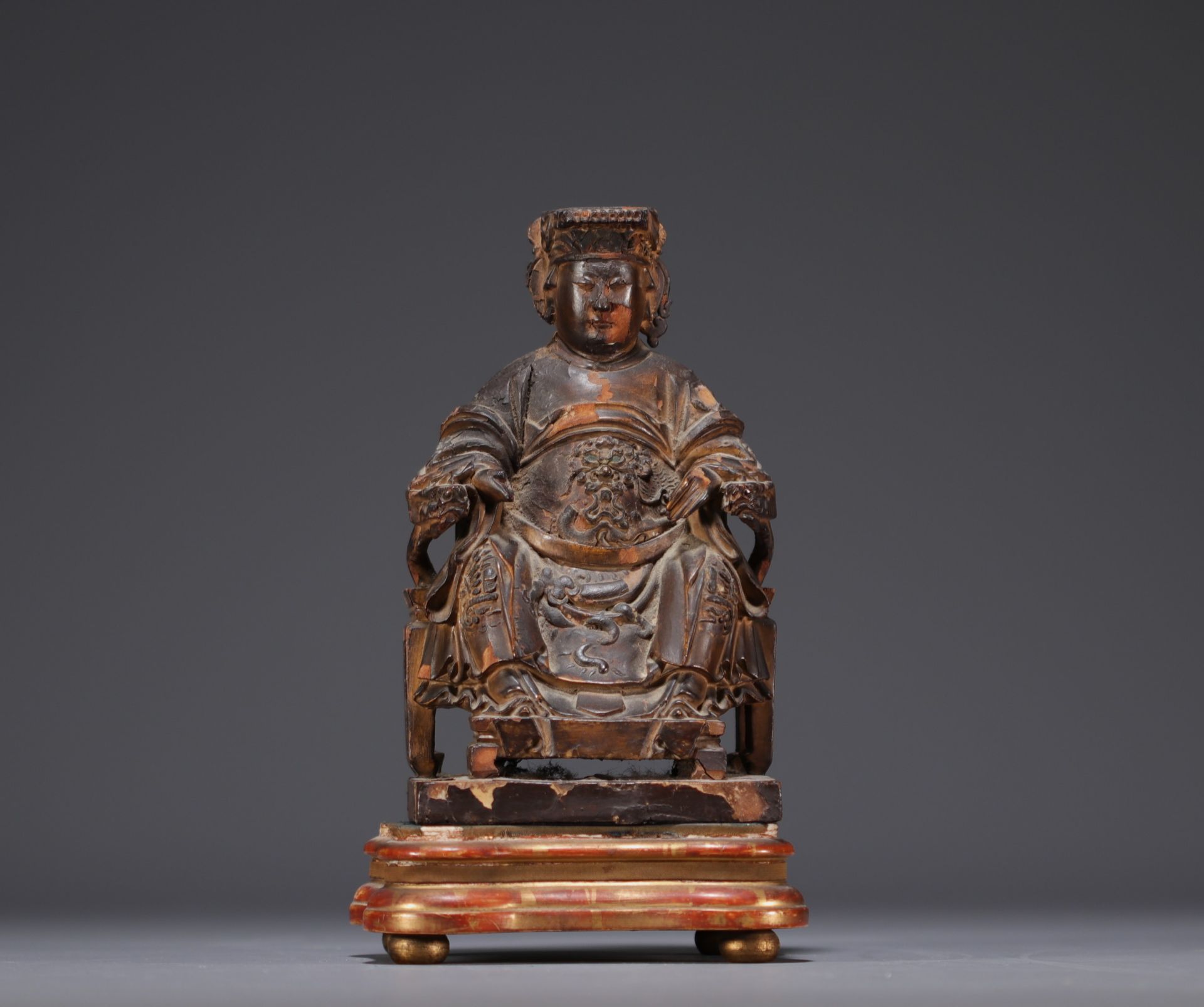 China - Statuette of a Dignitary in carved wood, Ming period.