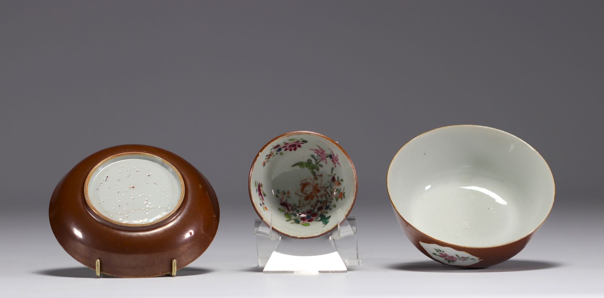 China - Set of three 18th century porcelain pieces. - Bild 2 aus 2
