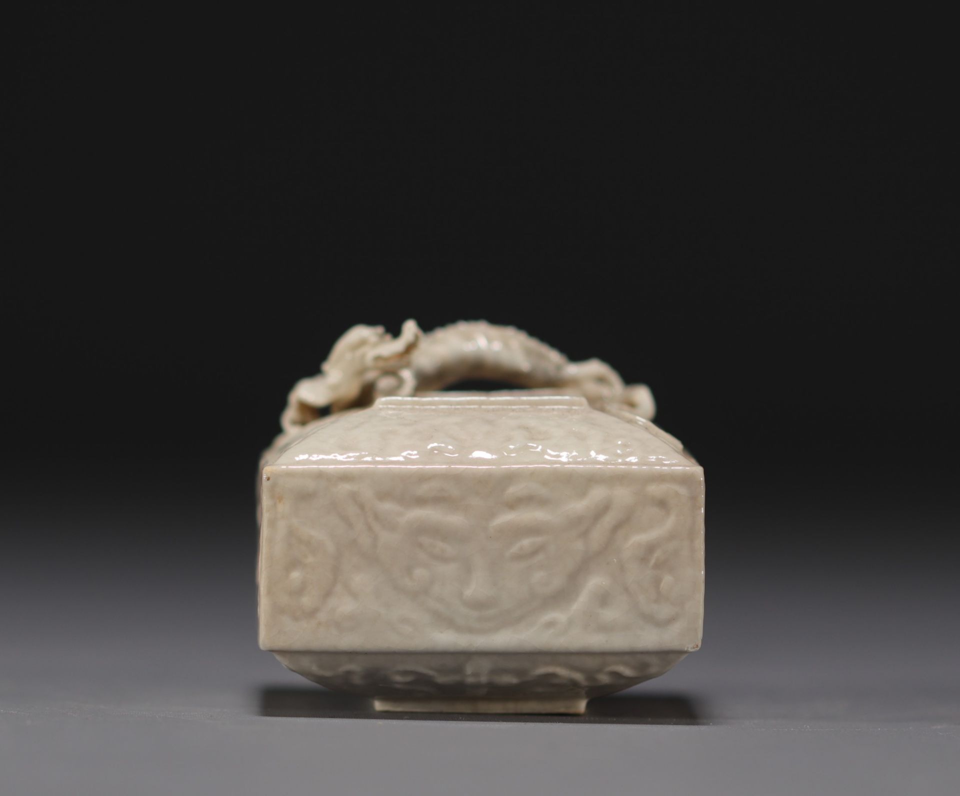 China - "Blanc de Chine" (Dehua porcelain) porcelain inkwell decorated with a dragon. - Bild 5 aus 5