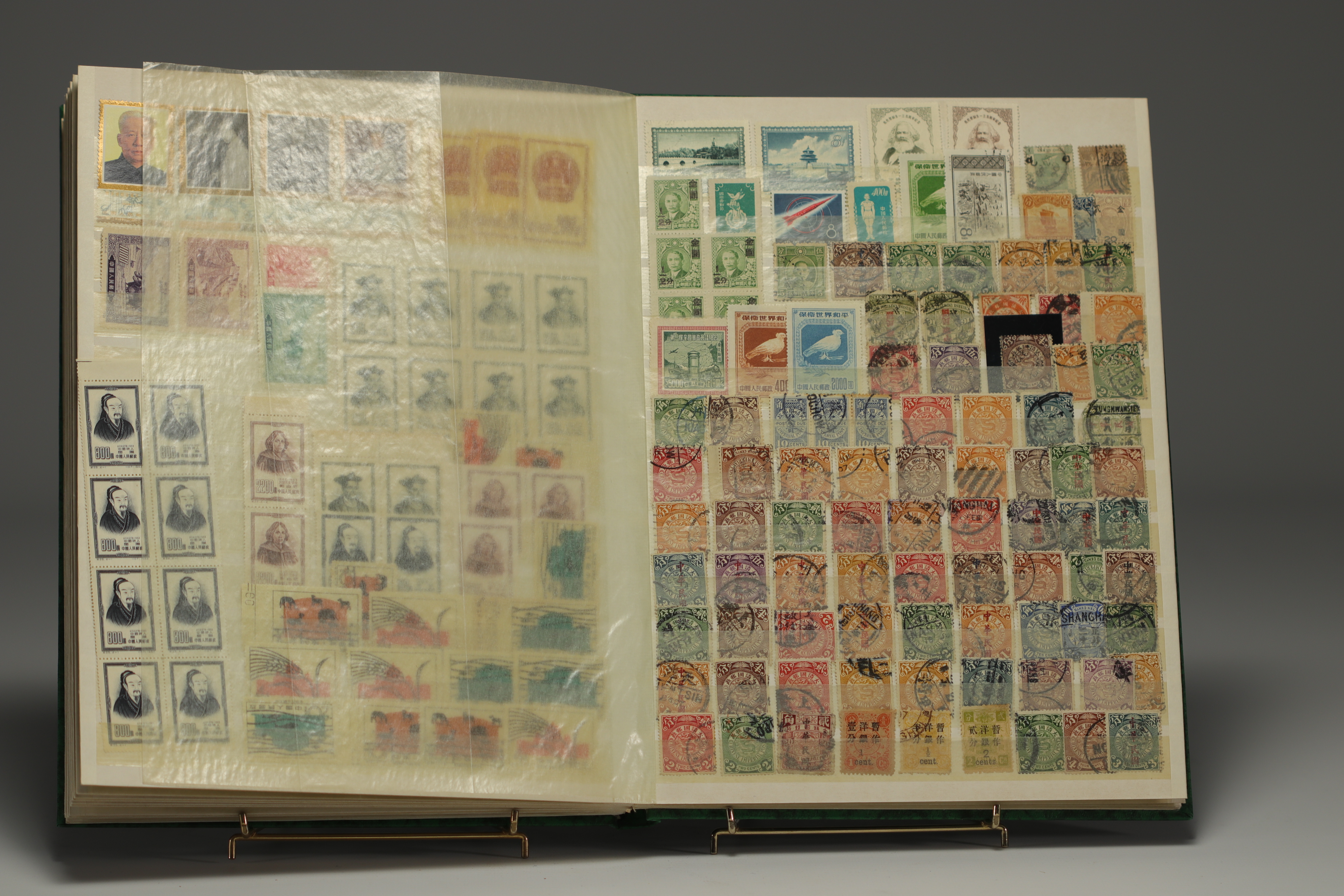 Set of 26 albums of world stamps, China, Japan, Middle East, Europe, etc. (Lot 3) - Image 14 of 17