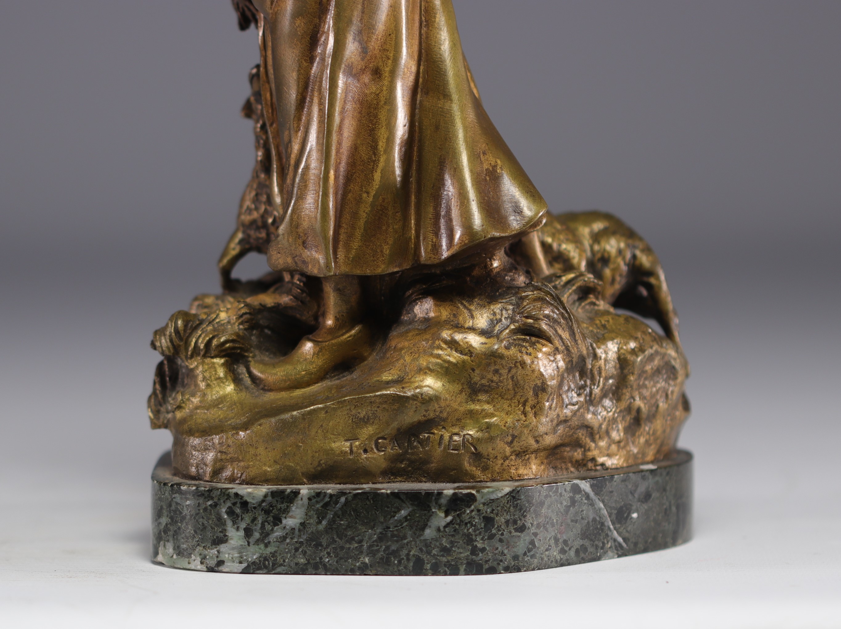 T. CARTIER (1879-1936) "The shepherdess and her sheep" bronze with golden patina. - Image 5 of 5