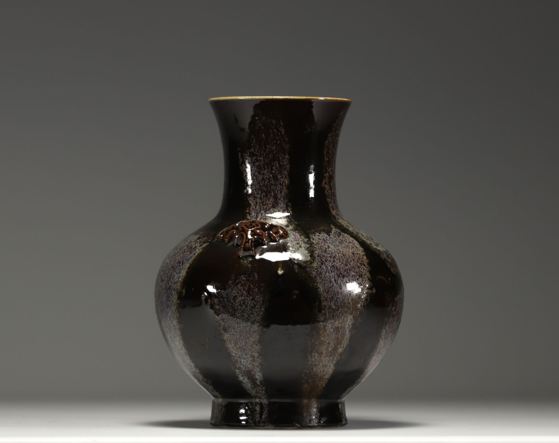 China - Vase with black and flamed glaze, under piece mark. - Bild 2 aus 4