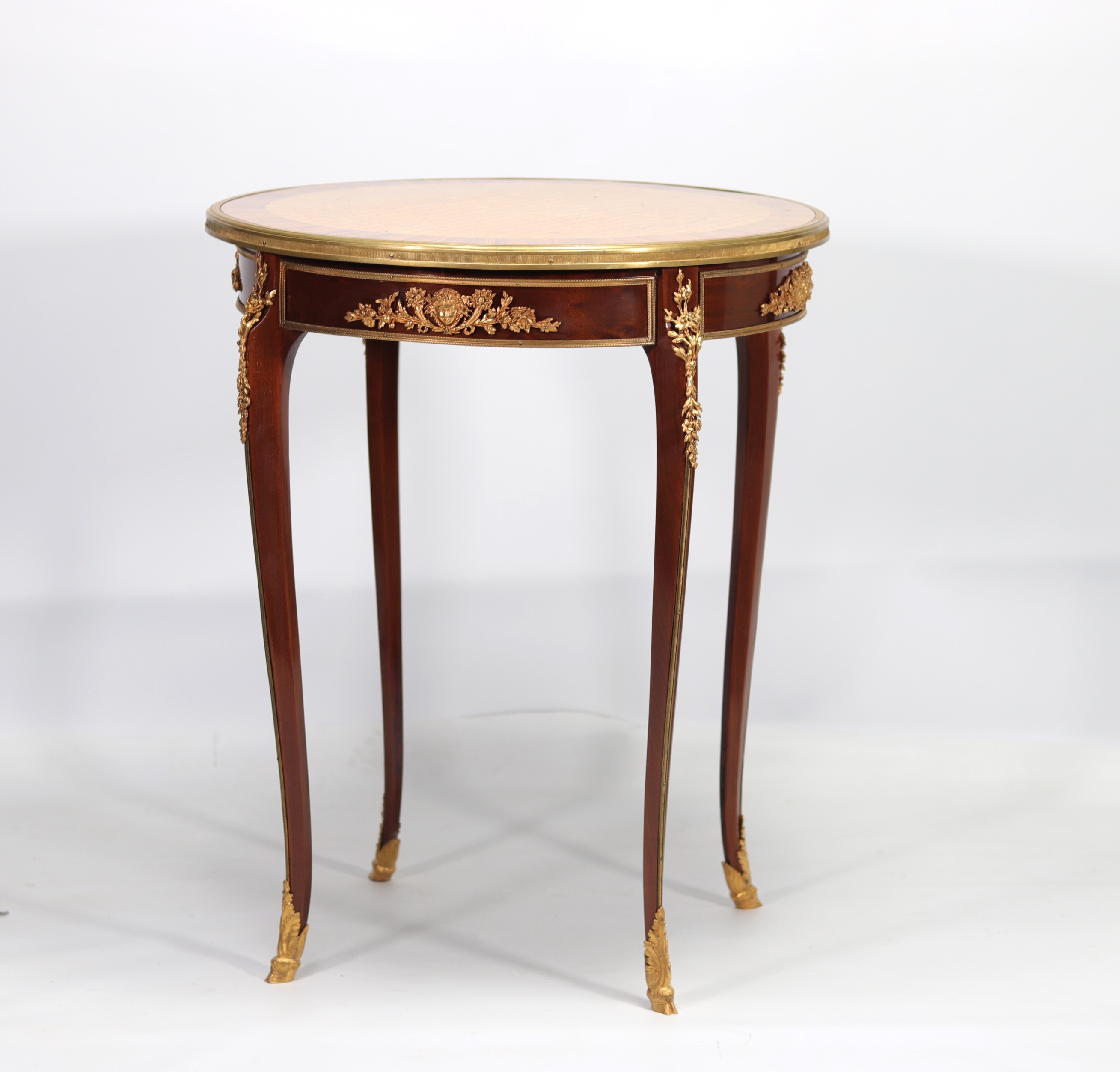 Small marquetry and ormolu pedestal table in the style of Adam WEISWEILER (1744-1820) - Image 2 of 4