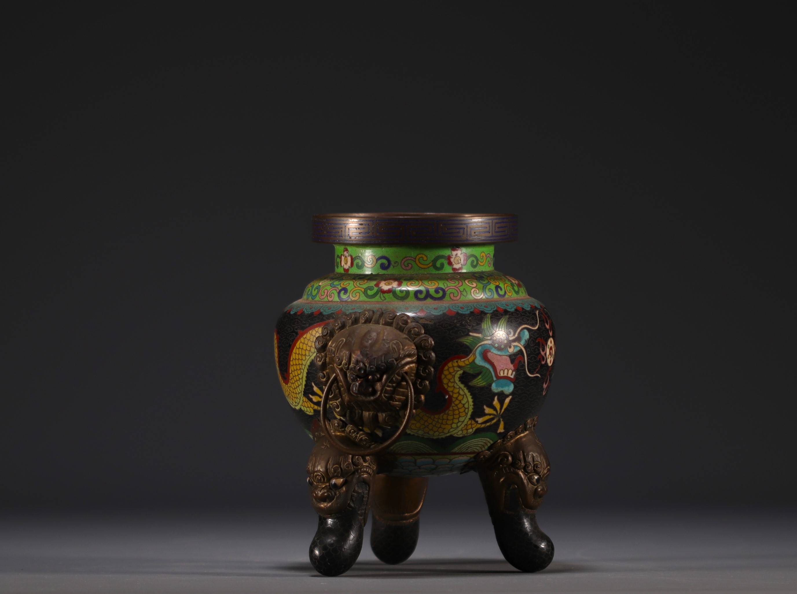 China - Cloisonne incense burner decorated with Fo dogs and dragons. - Image 2 of 4