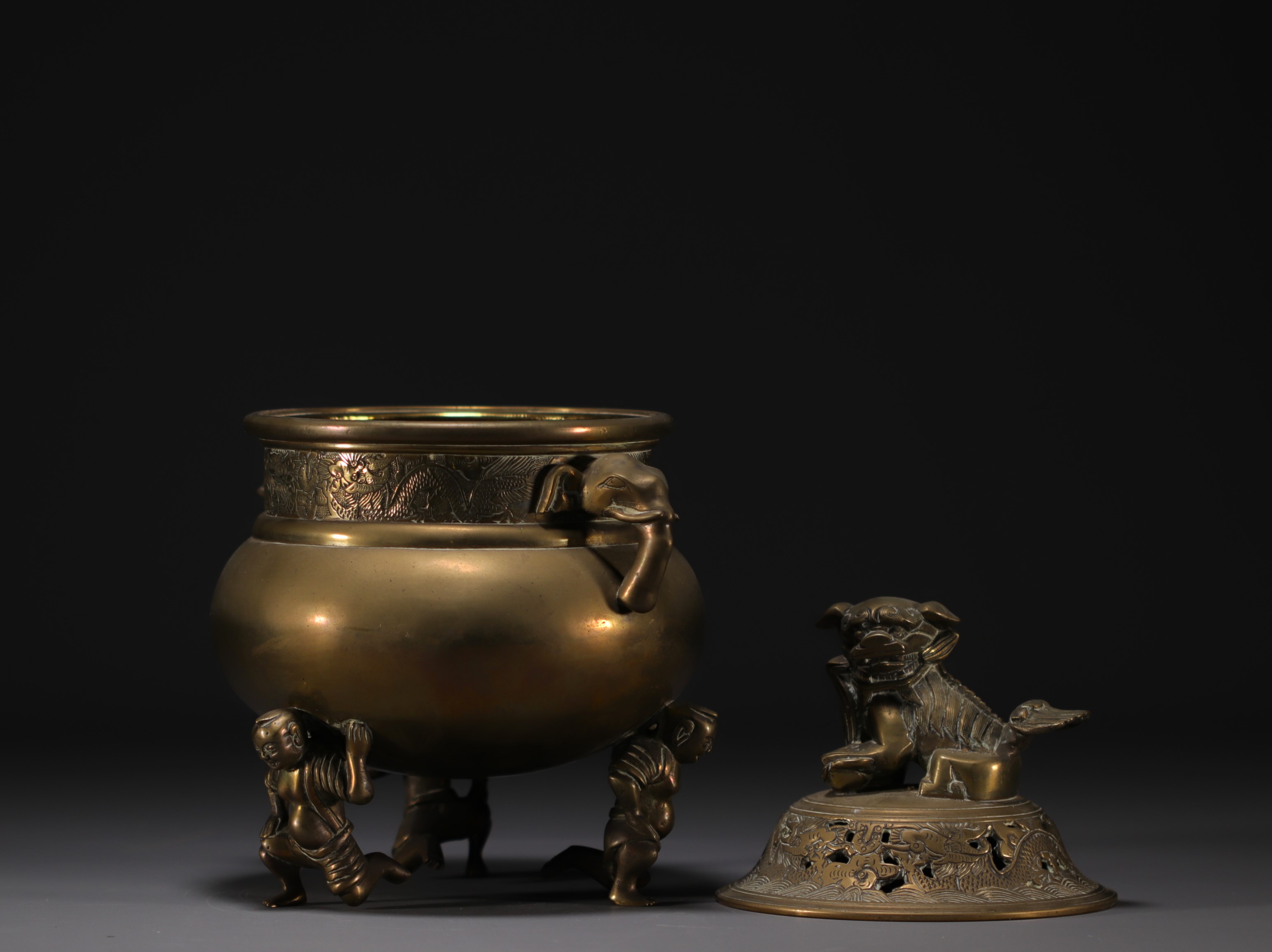China - Bronze perfume burner, lid surmounted by a Fo Dog. - Image 5 of 5