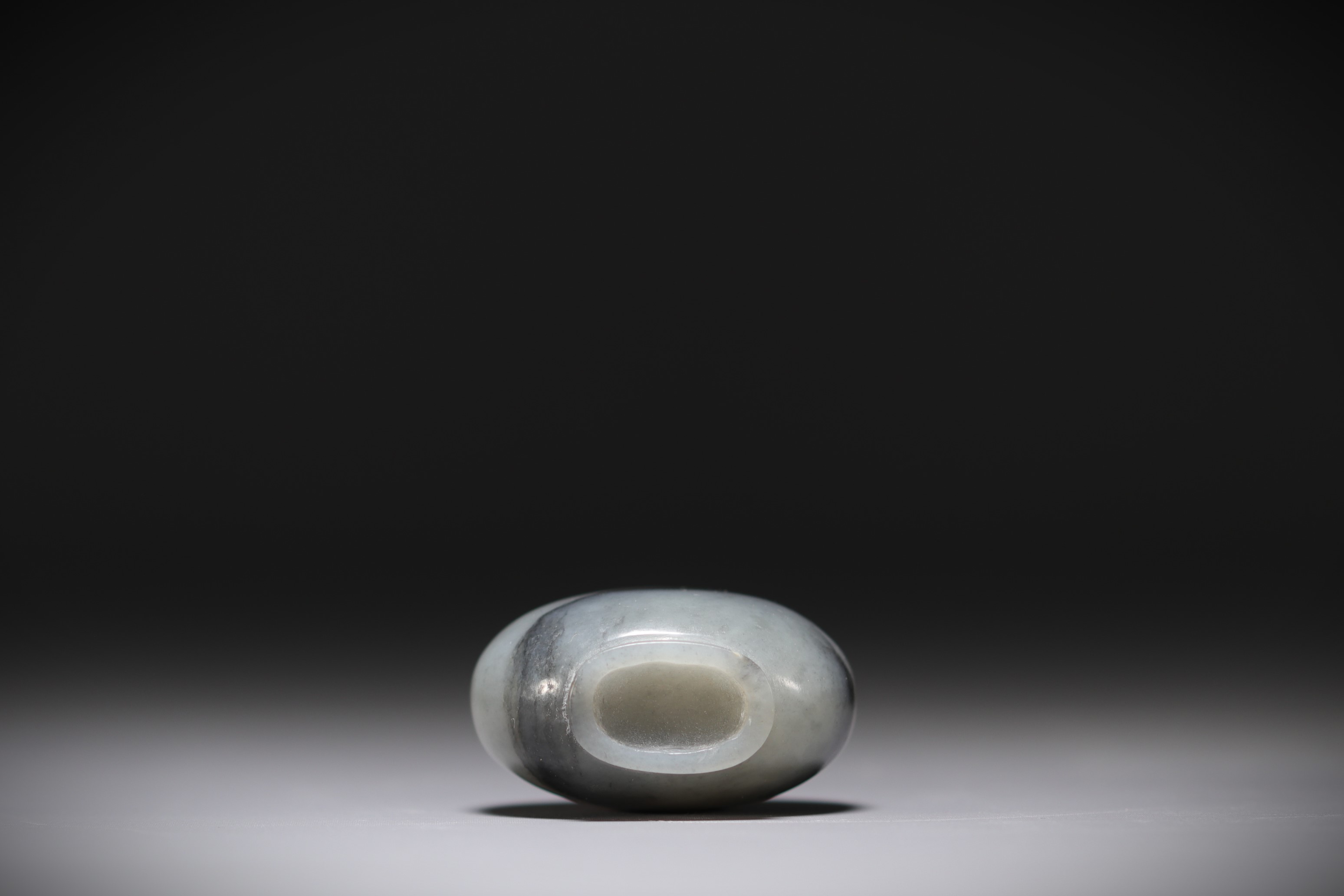 China - Snuffbox in grey jade. - Image 4 of 4