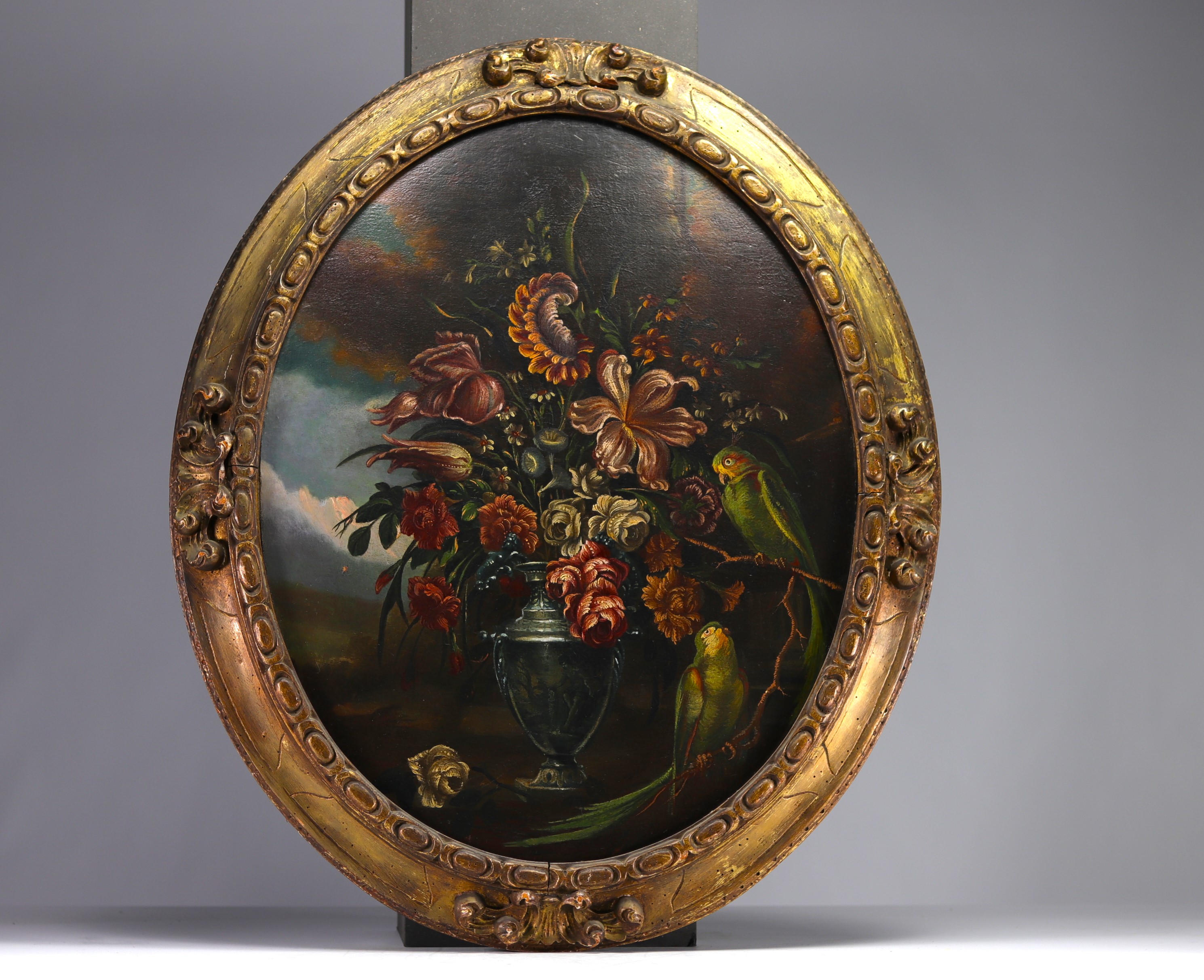 Pair of large medallions representing two "Vase with flowers and parakeets" Oil on canvas, 17th-18th - Image 2 of 3