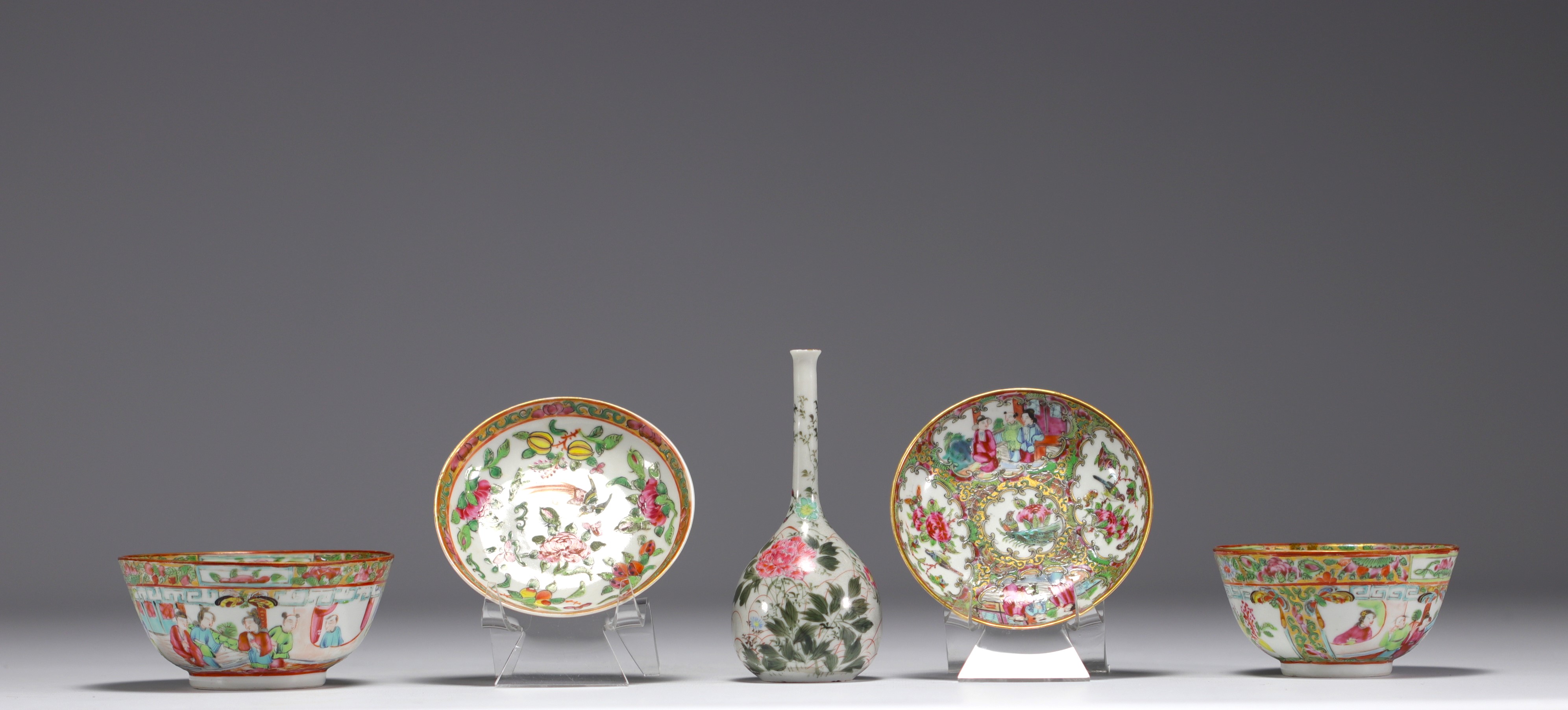 China - Set of five pieces of Canton porcelain. - Image 2 of 2