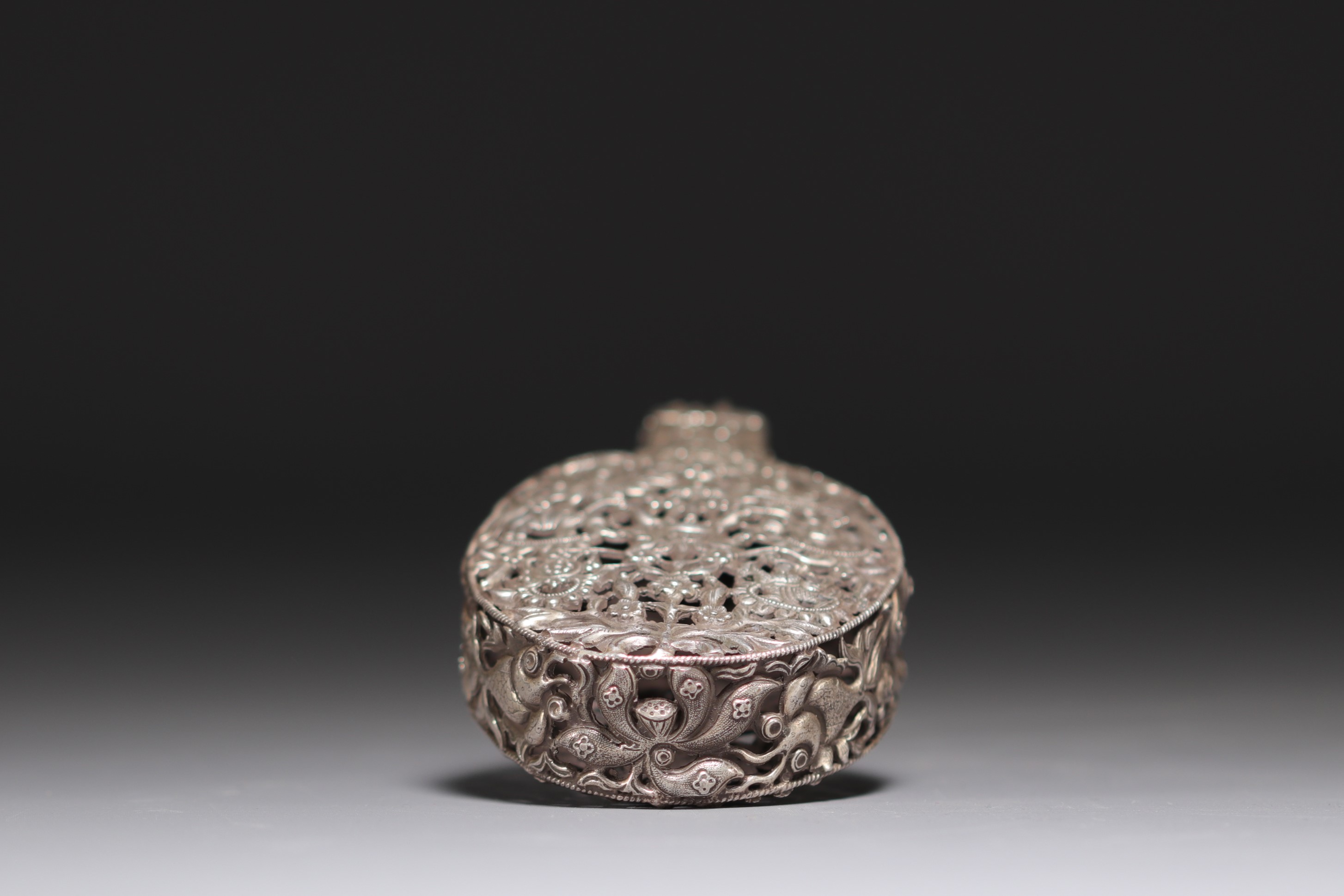 China - Carved silver incense bottle decorated with figures and elephants. - Image 4 of 4