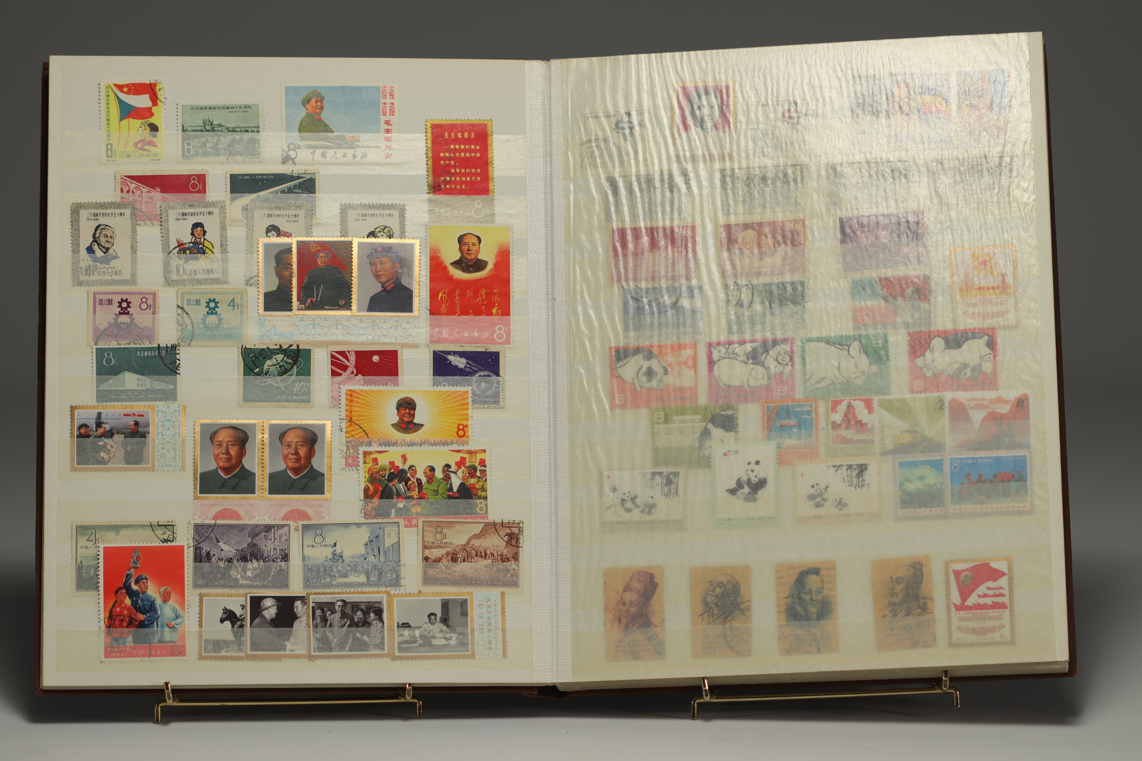 Set of 30 albums of world stamps, China, Japan, Middle East, Europe, etc. (Lot 2) - Image 21 of 22